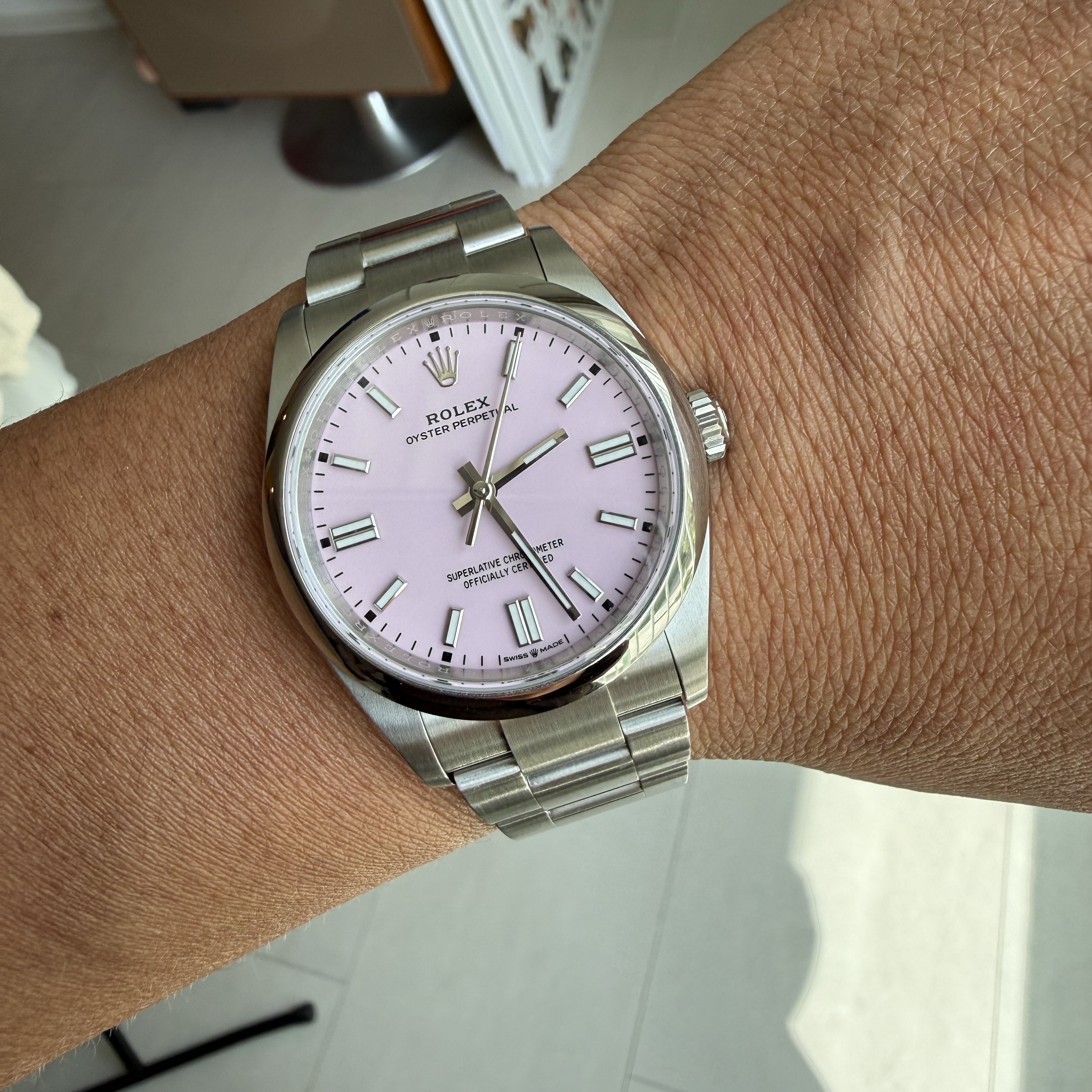 Rolex Oyster Perpetual 36mm 126000 Candy Pink Oyster 착용 스타일