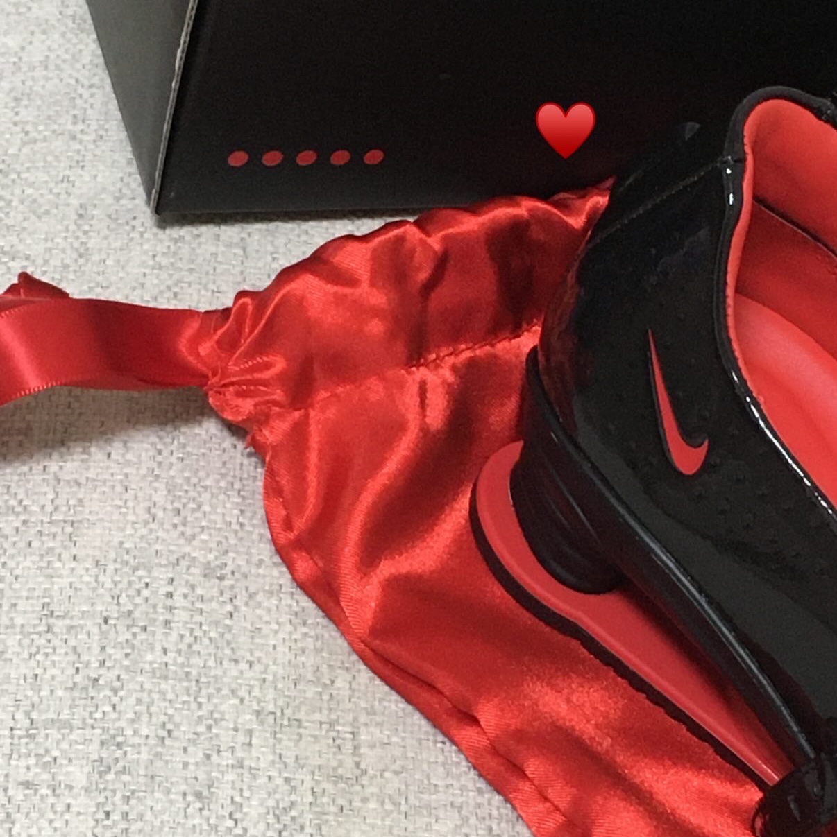 (W) Nike x Labelhood Shox Z Calistra Black and University Red 착용 스타일 - 2