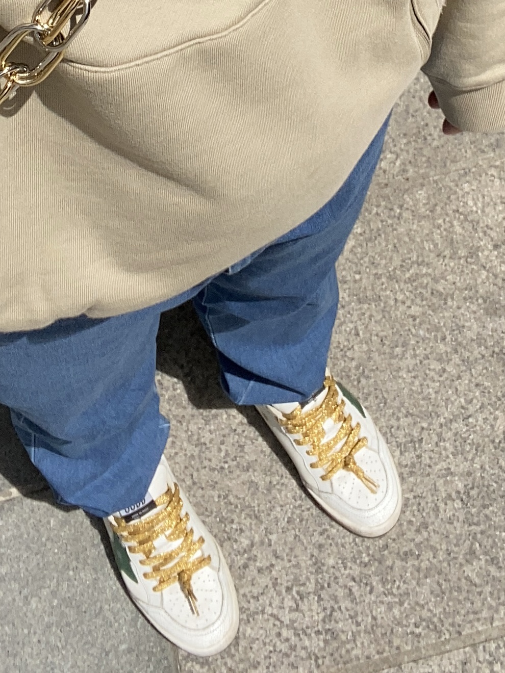 Golden Goose Ball Star Metallic Leather Star Grey Leather Heel Tab Sneakers White 착용 스타일 - 2