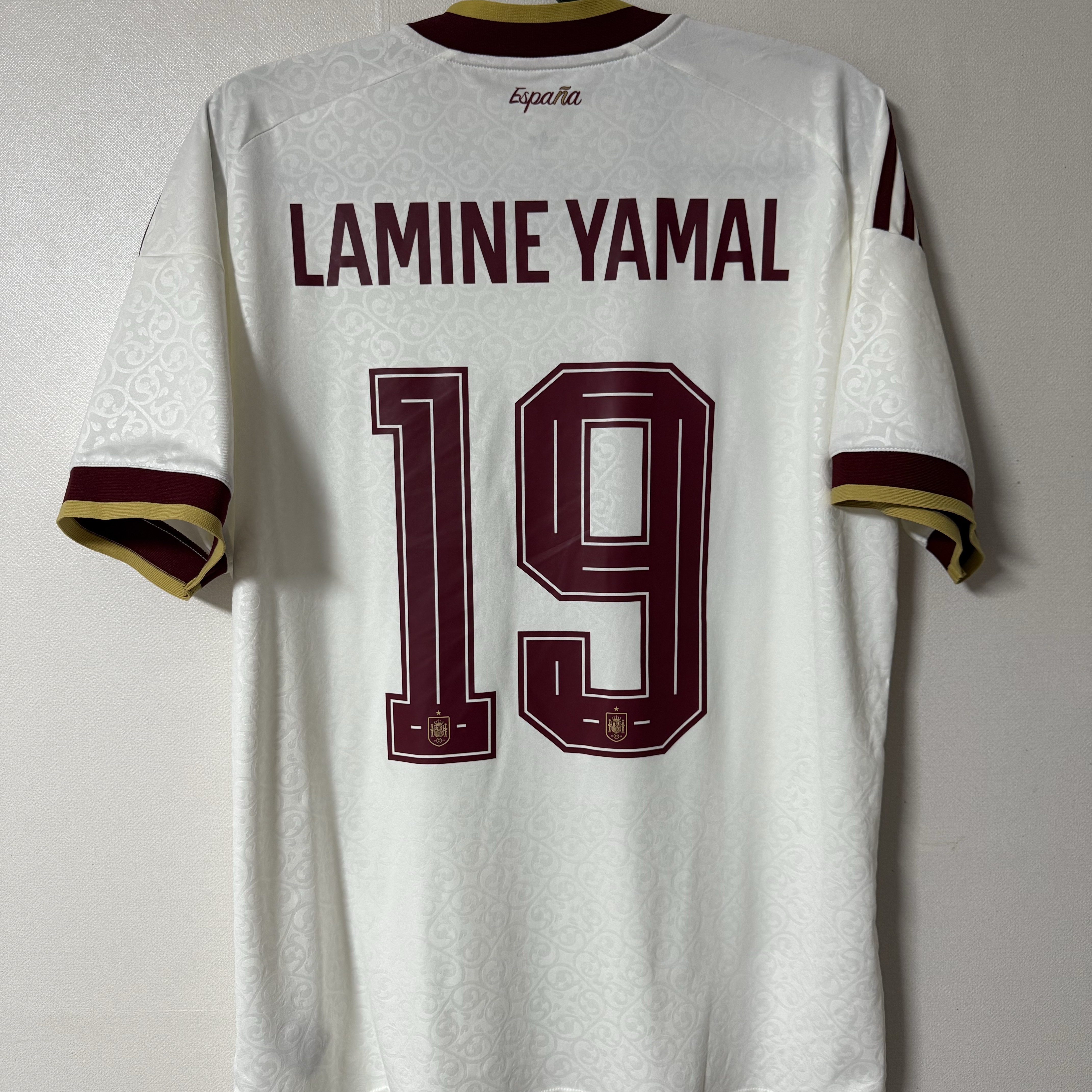 Adidas Spain 2026 Away Jersey Off White - KR Sizing (Non Marking Ver.) 착용 스타일 - 1