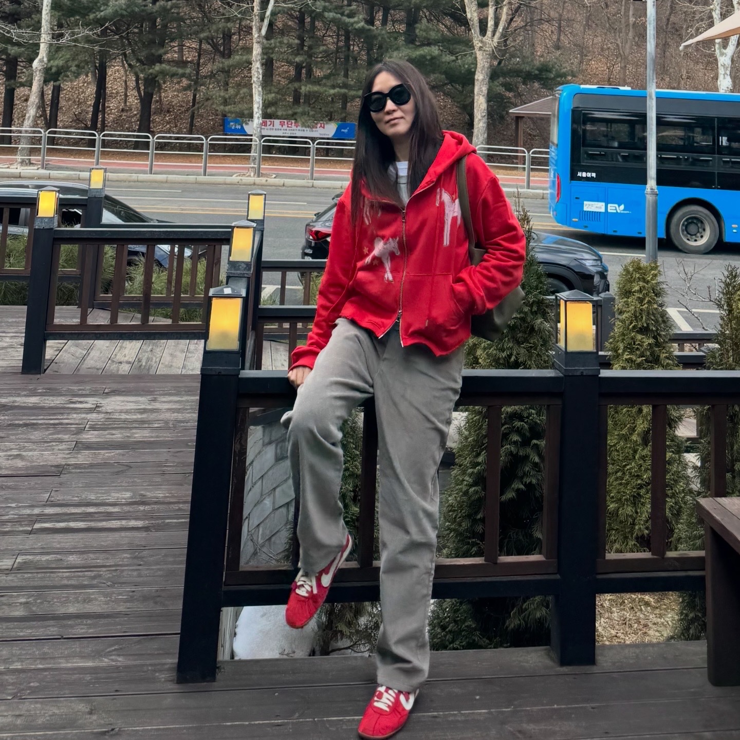 Nike x Jacquemus Moon Shoe SP University Red and Bicycle Yellow 착용 스타일 - 7