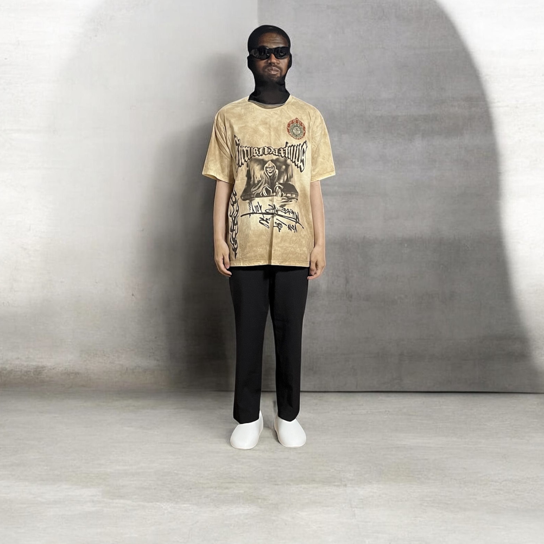 Travis Scott Circus Maximus Stadium Tour 25 Asia Spray T-Shirts Tan 착용 스타일