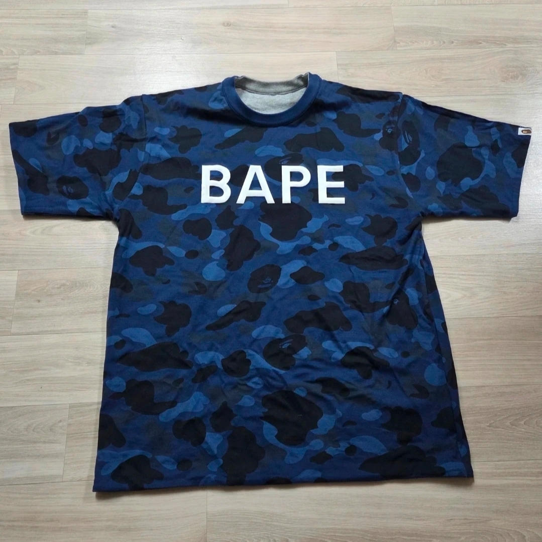 BAPE Color Camo Reversible T-Shirt Navy 착용 스타일 - 3