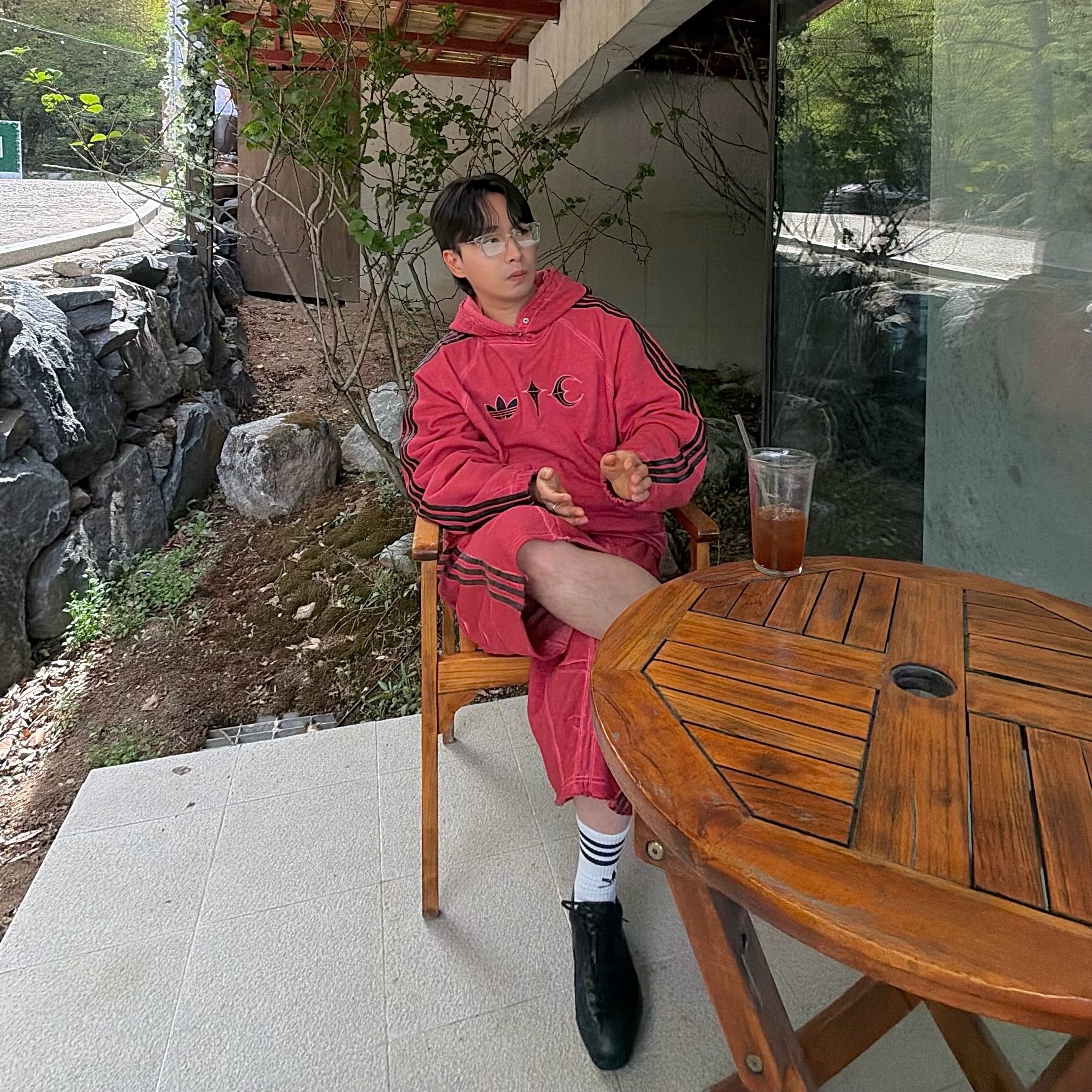 Adidas x Thug Club Sweat Hoodie Power Red - KR Sizing, Adidas x Thug Club Bermuda Shorts Power Red - KR Sizing 착용 스타일 - 1