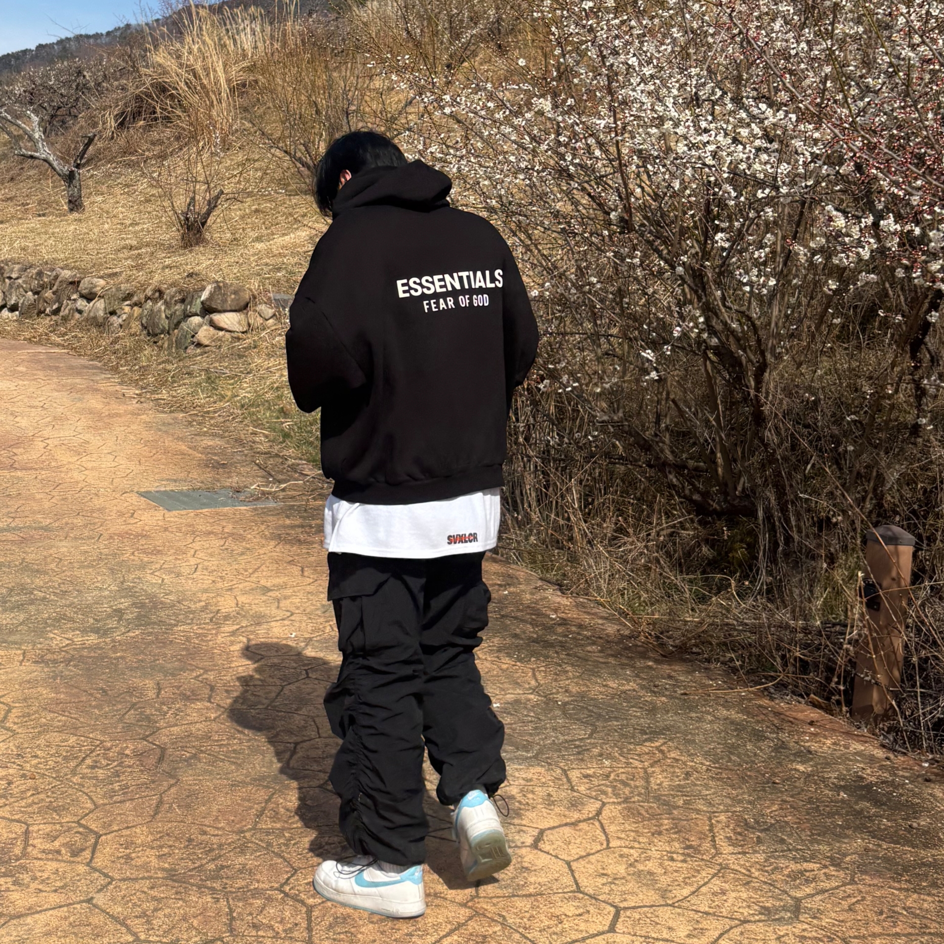 Essentials Fleece Hoodie Black - 24FW 착용 스타일