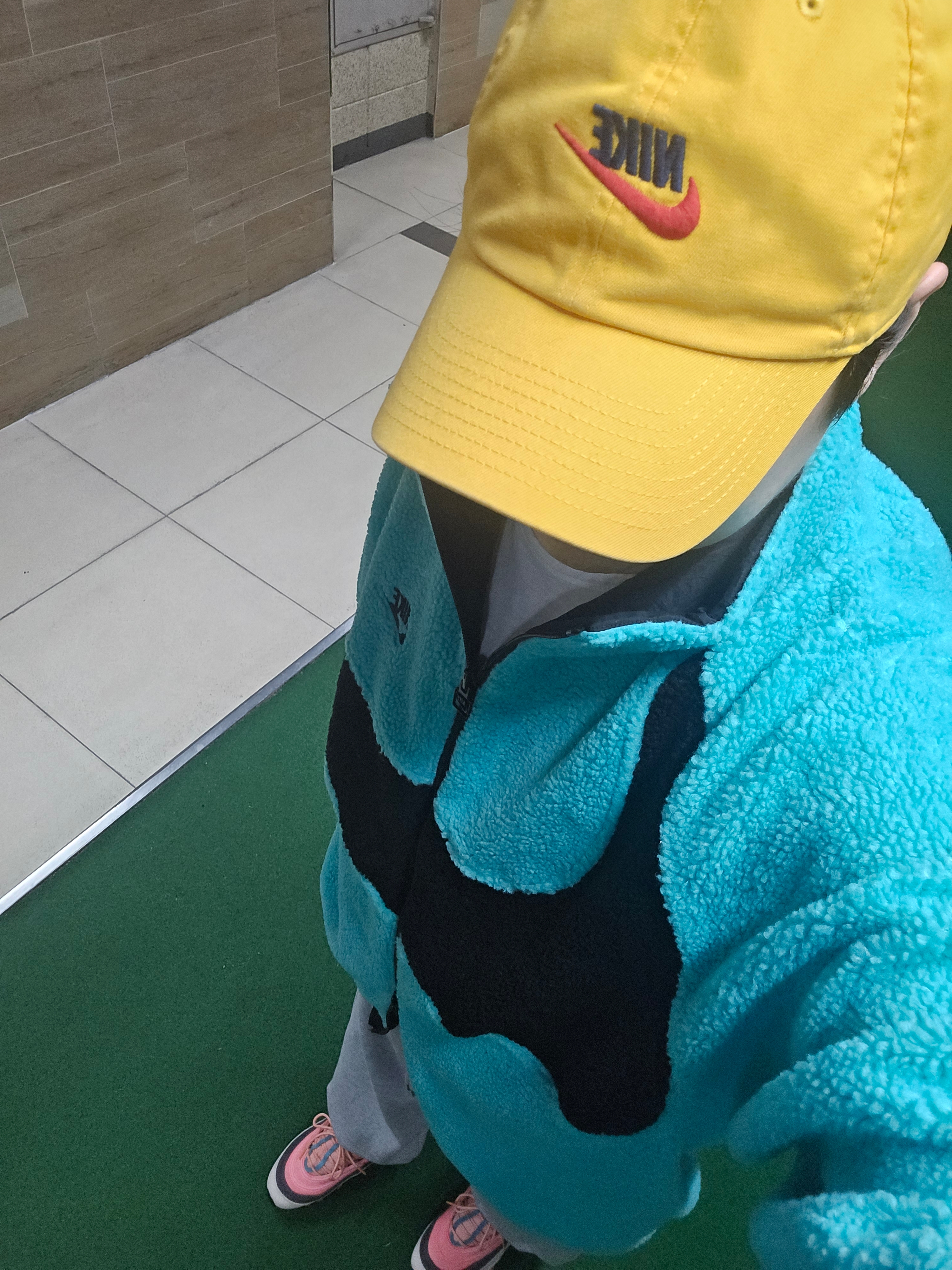Nike Heritage 86 Futura Washed Cap Gold, Nike Big Swoosh Full Zip Jacket Hyper Jade Black 착용 스타일