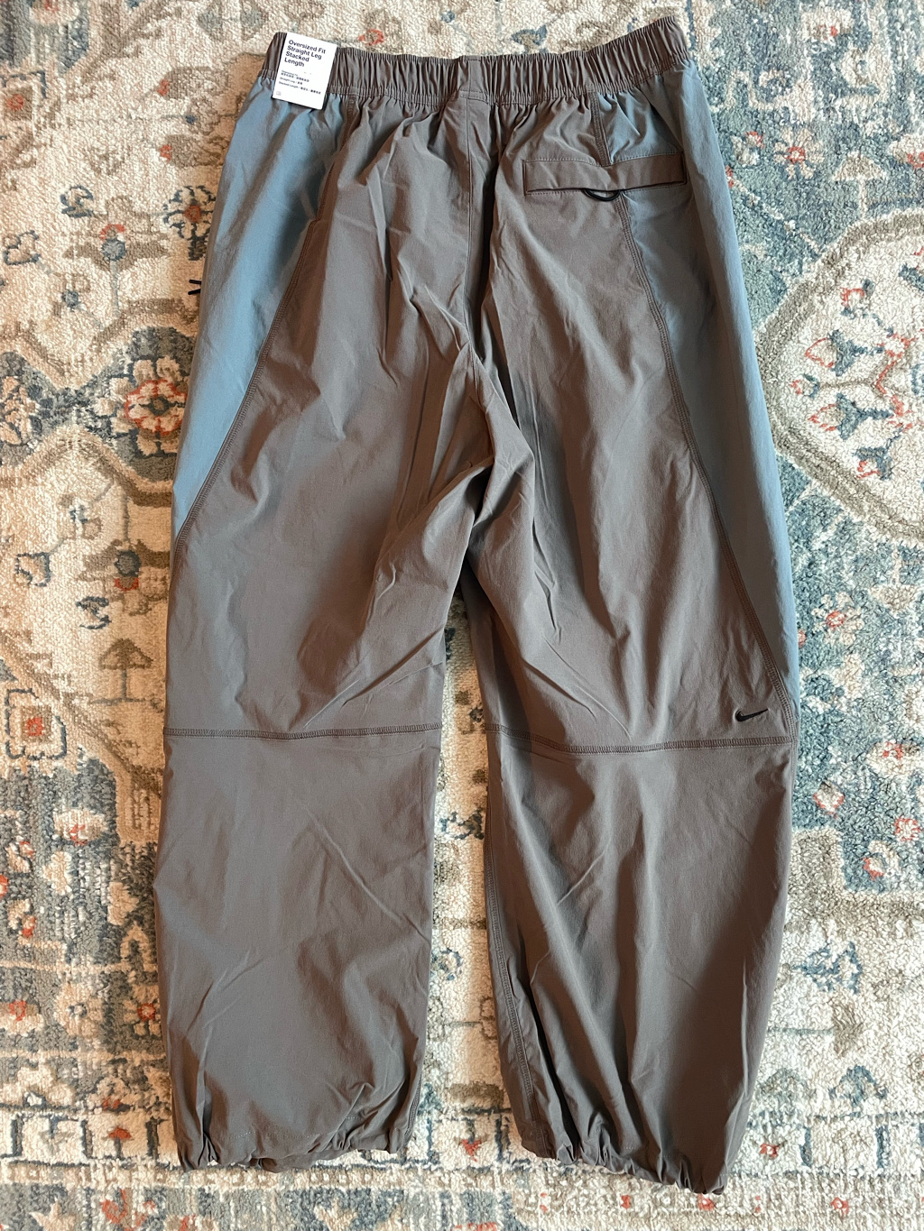 Nike Tech Dri-Fit Woven Colour Block Oversized Trousers Cave Stone Cool Grey - Asia 착용 스타일 - 6