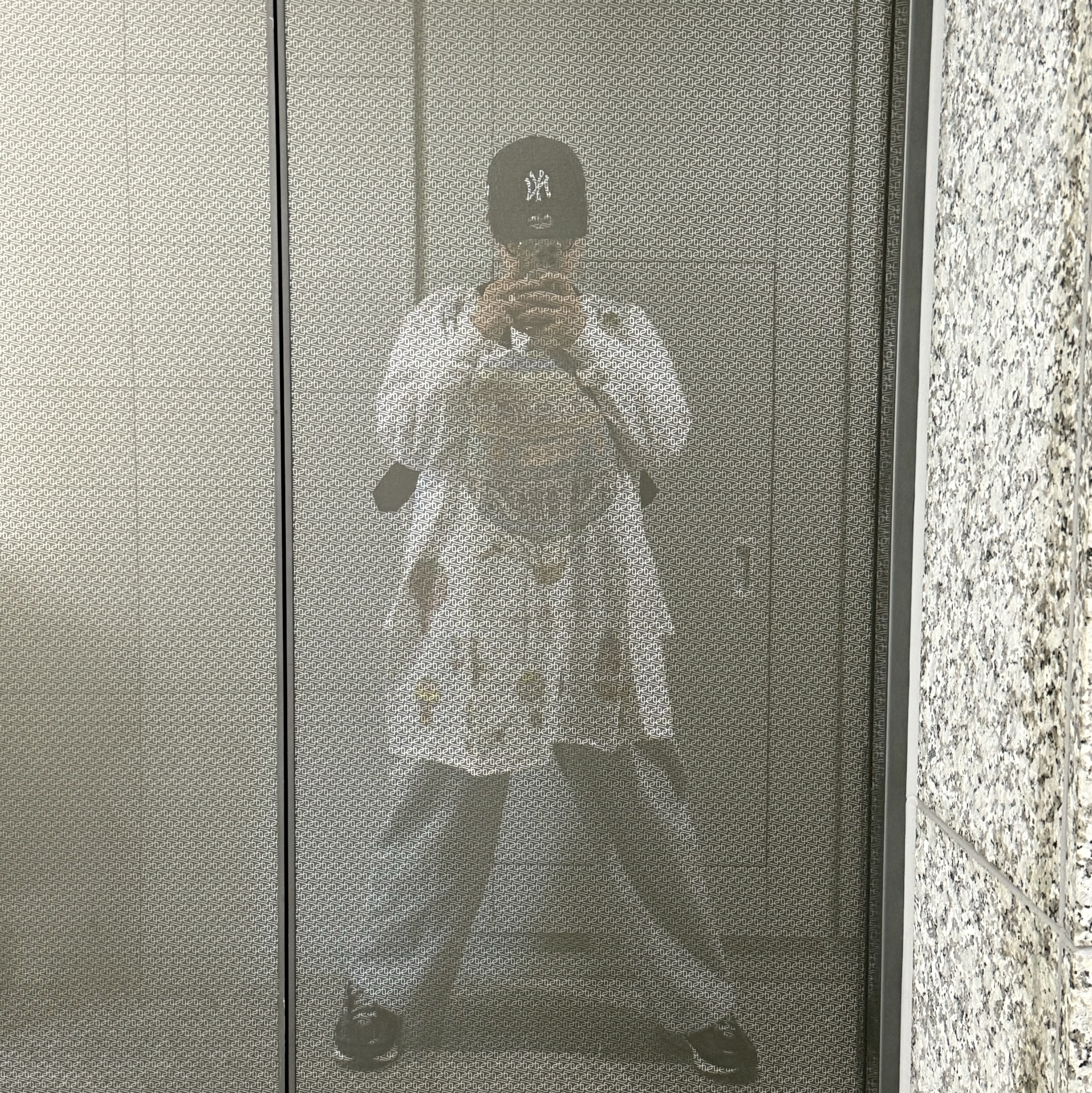 Uniqlo C Sweat Wide Pants Gray, New Balance 992 Made in USA Core Navy 착용 스타일