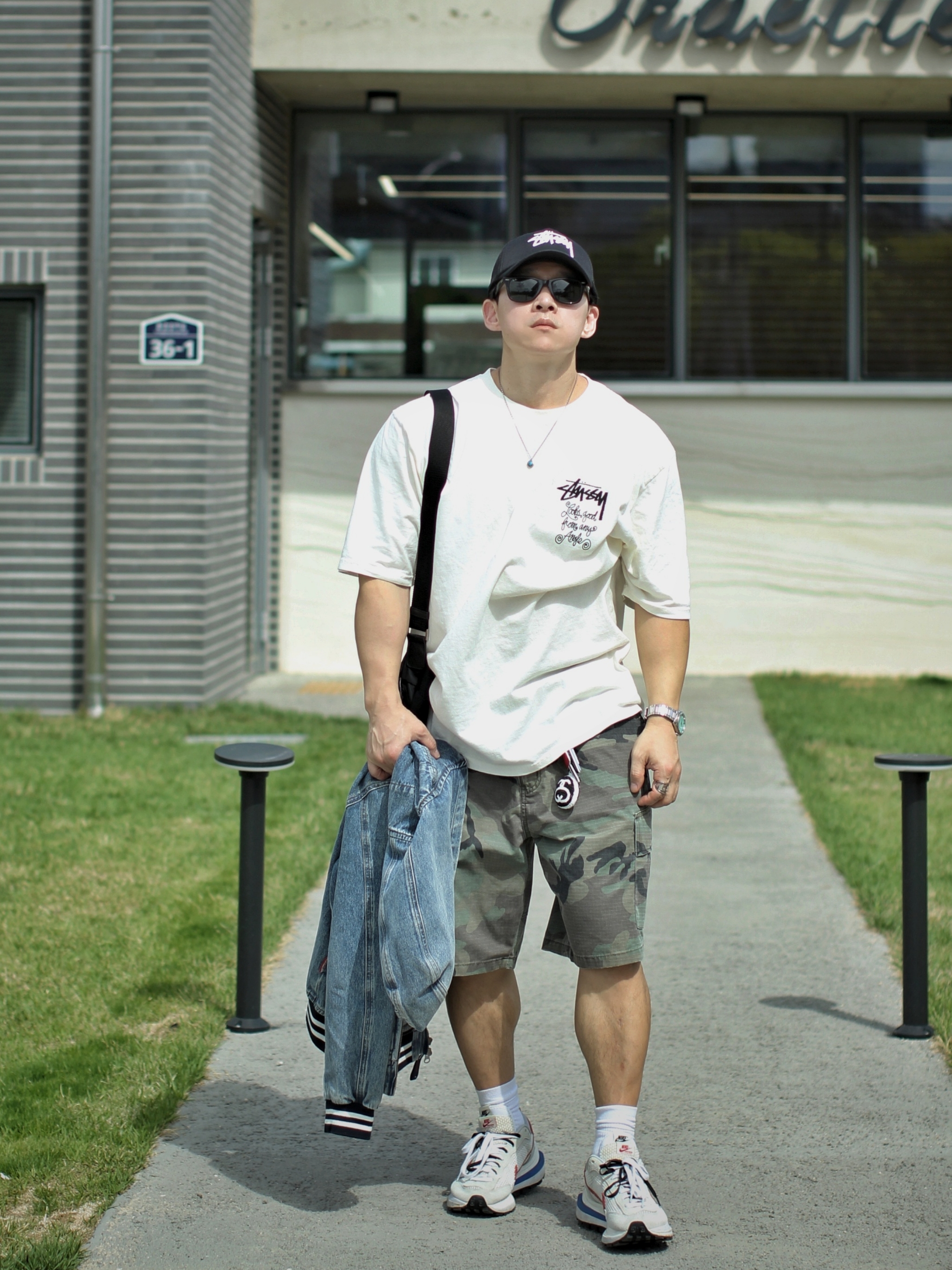Stussy Any Angle Pigment Dyed T-Shirt Natural, Stussy Corduroy Trucker Cap Black 착용 스타일 - 3