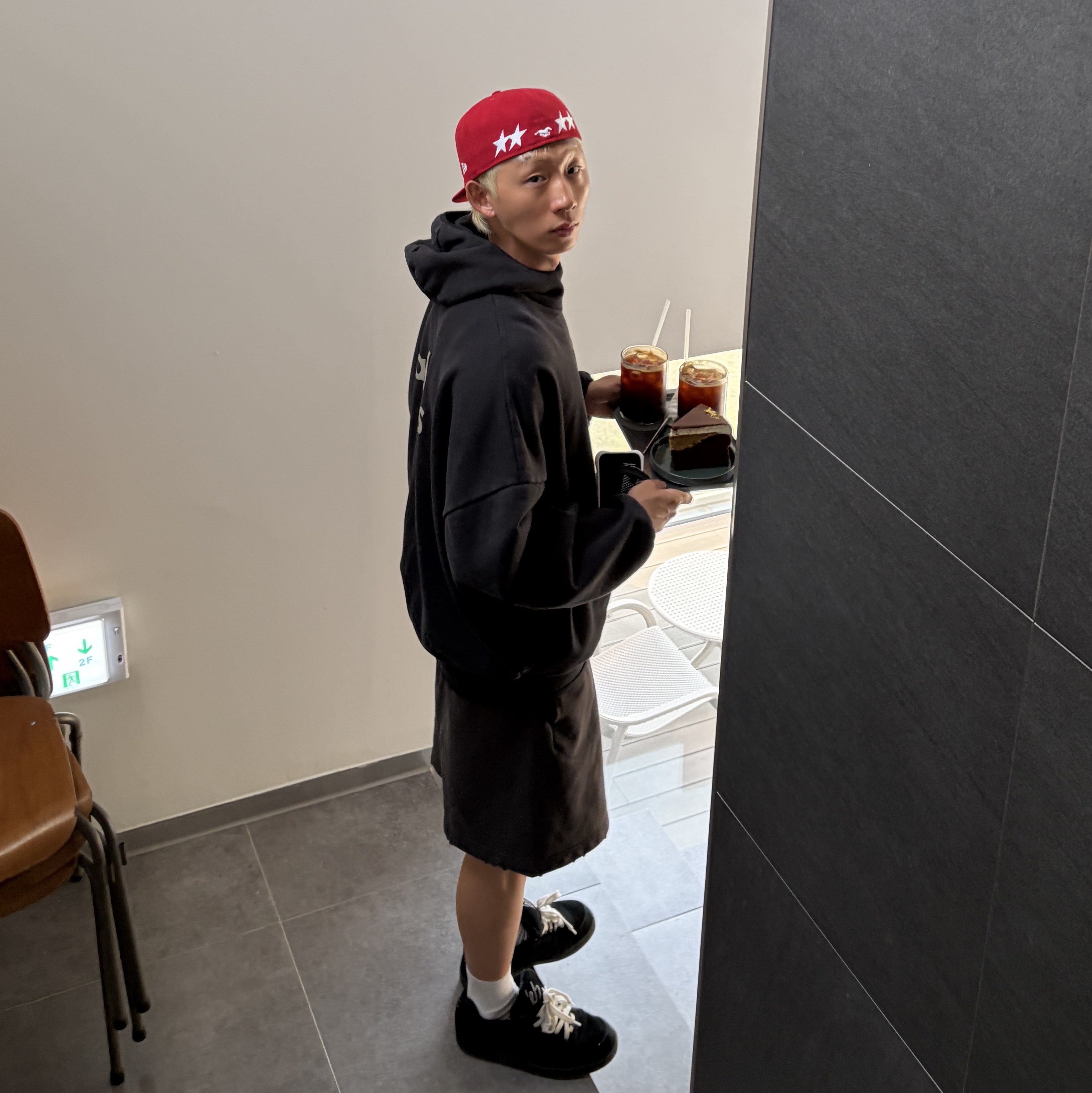 Adidas x Fear of God Athletics Heavy Fleece Hoodie Black - KR Sizing, Zara x Willy Chavarria Embroidered Jogger Bermuda Shorts Black 착용 스타일 - 1