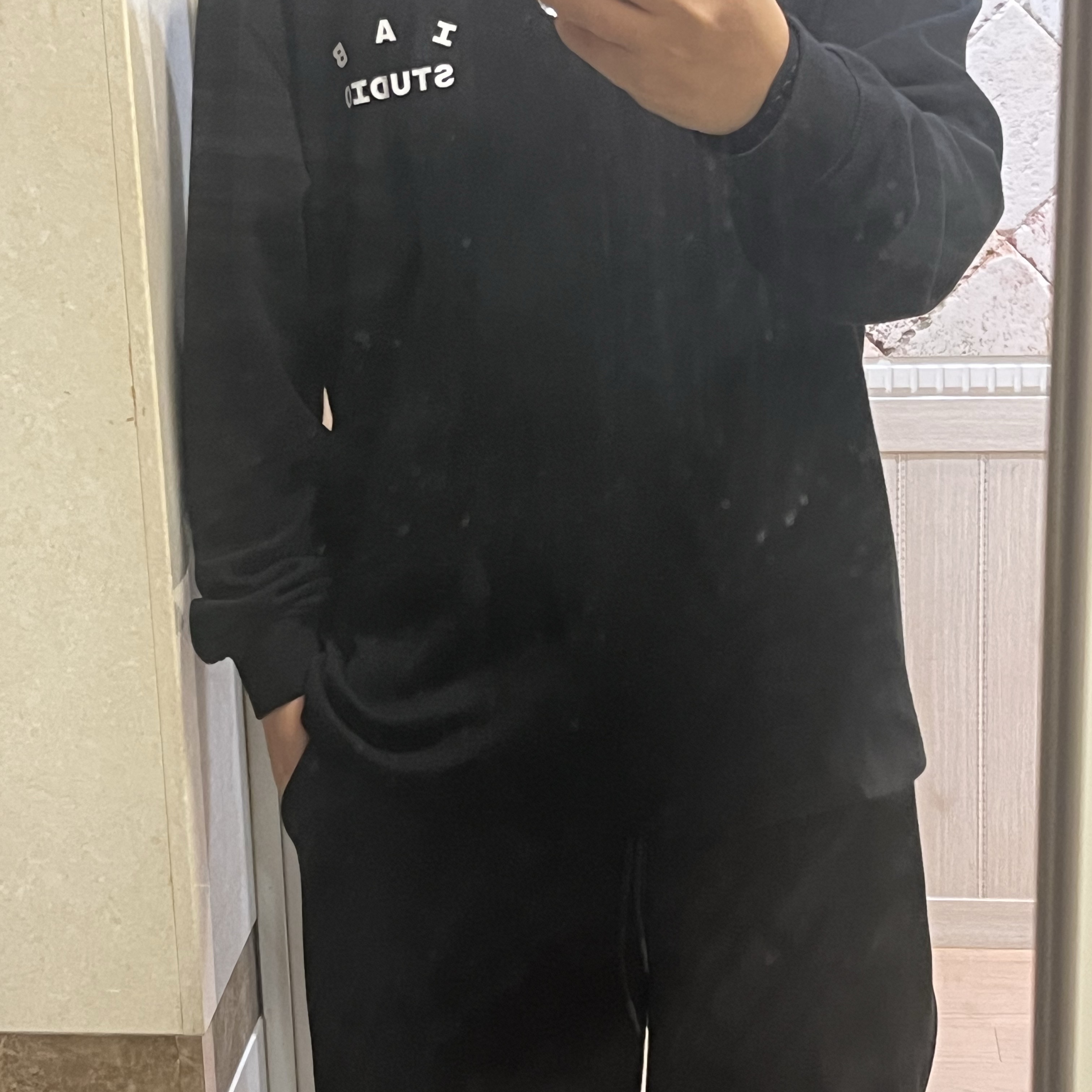 IAB Studio Long Sleeve Black - 23FW 착용 스타일