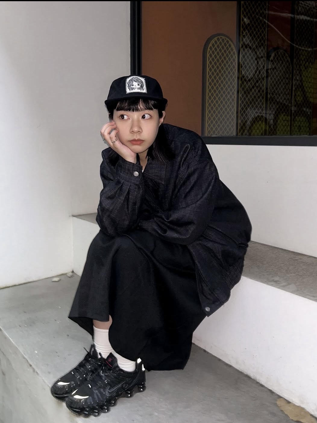 (W) Nike Shox TL Black and Max Orange 착용 스타일 - 3