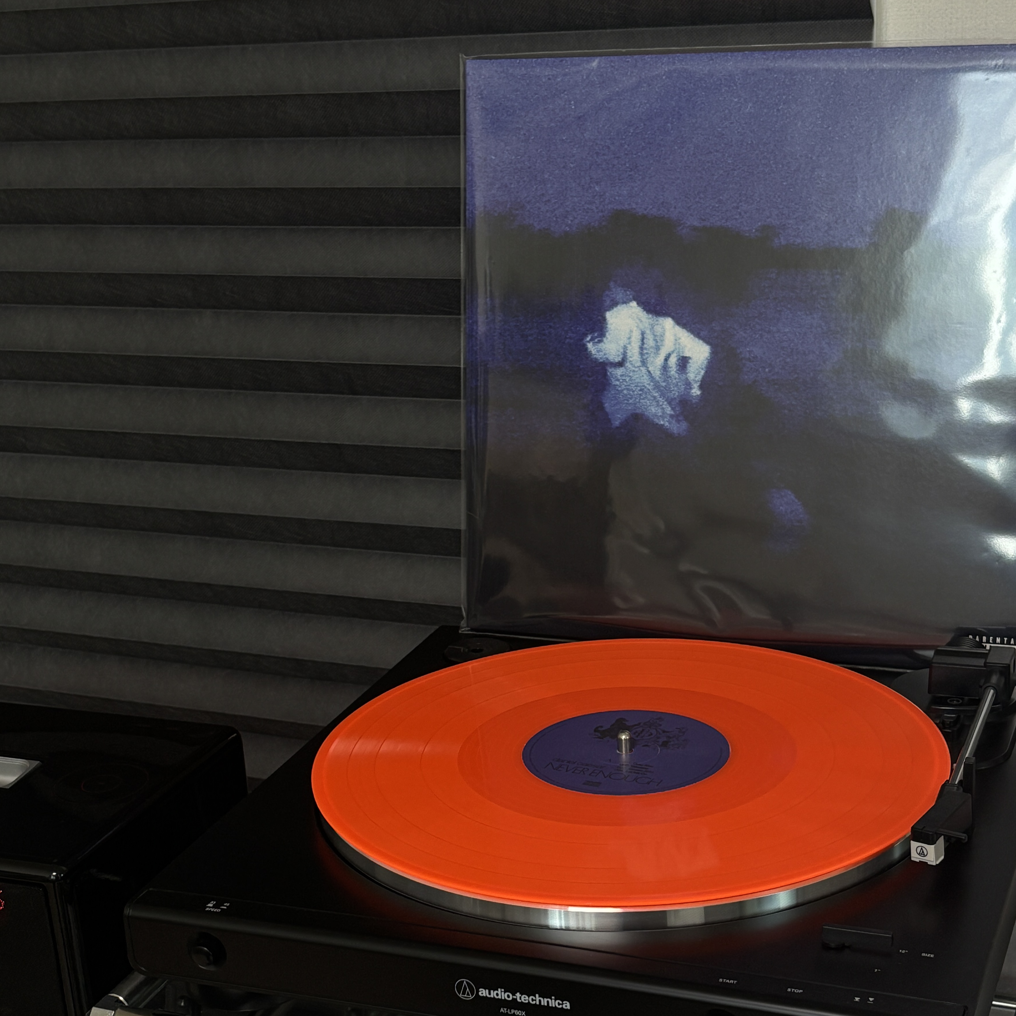 Daniel Caesar 3rd Album Never Enough LP Orange (2LP) 착용 스타일