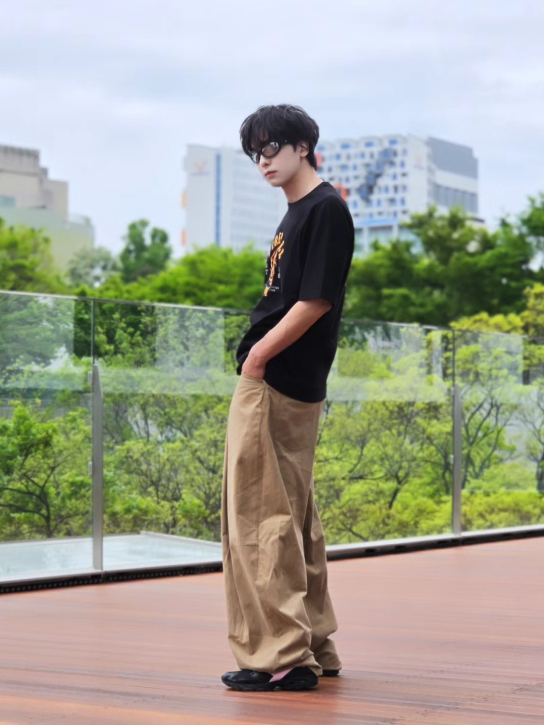 IAB Studio x Stranger Things HFC T-shirt Dice, Mizuno Wave Rider Black Pink - Folder Exclusive 착용 스타일 - 1