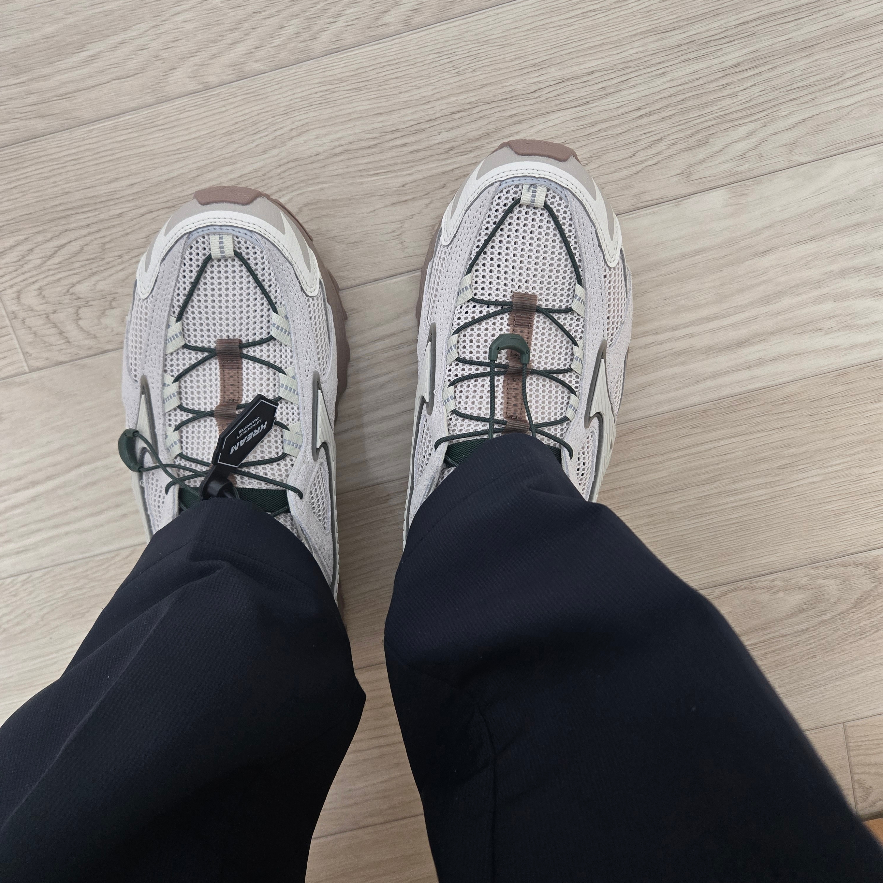 Mizuno Racer Trail SE Beige Green 착용 스타일