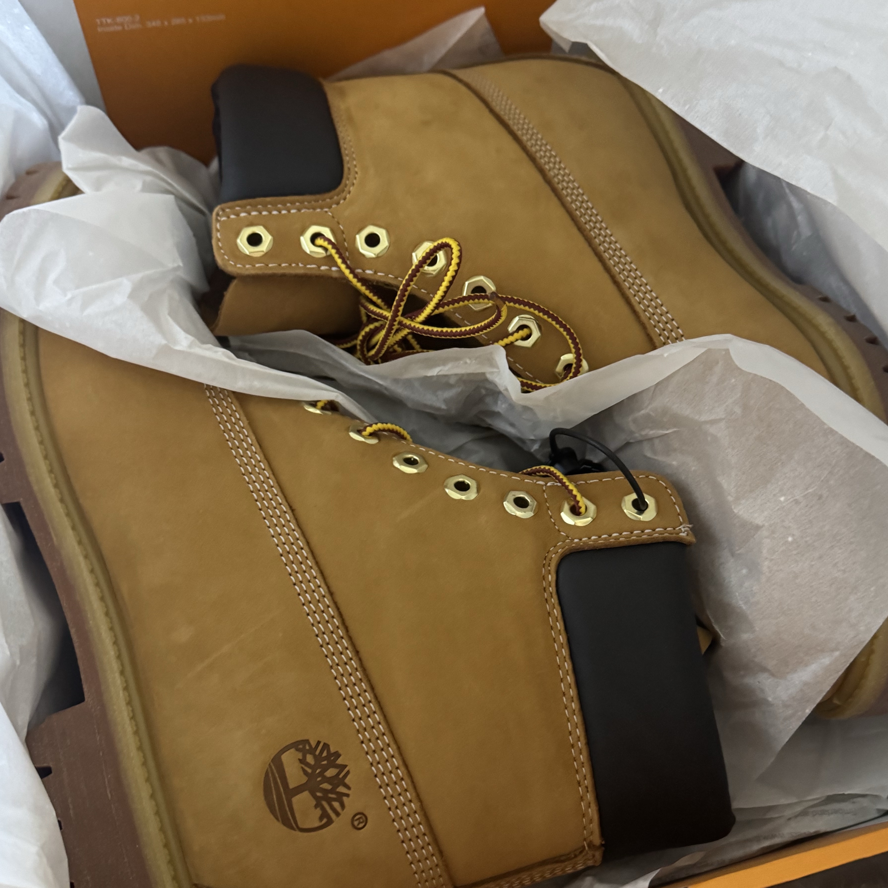 Timberland Premium 6 inch Waterproof Boot Wheat Nubuck - Wide 착용 스타일