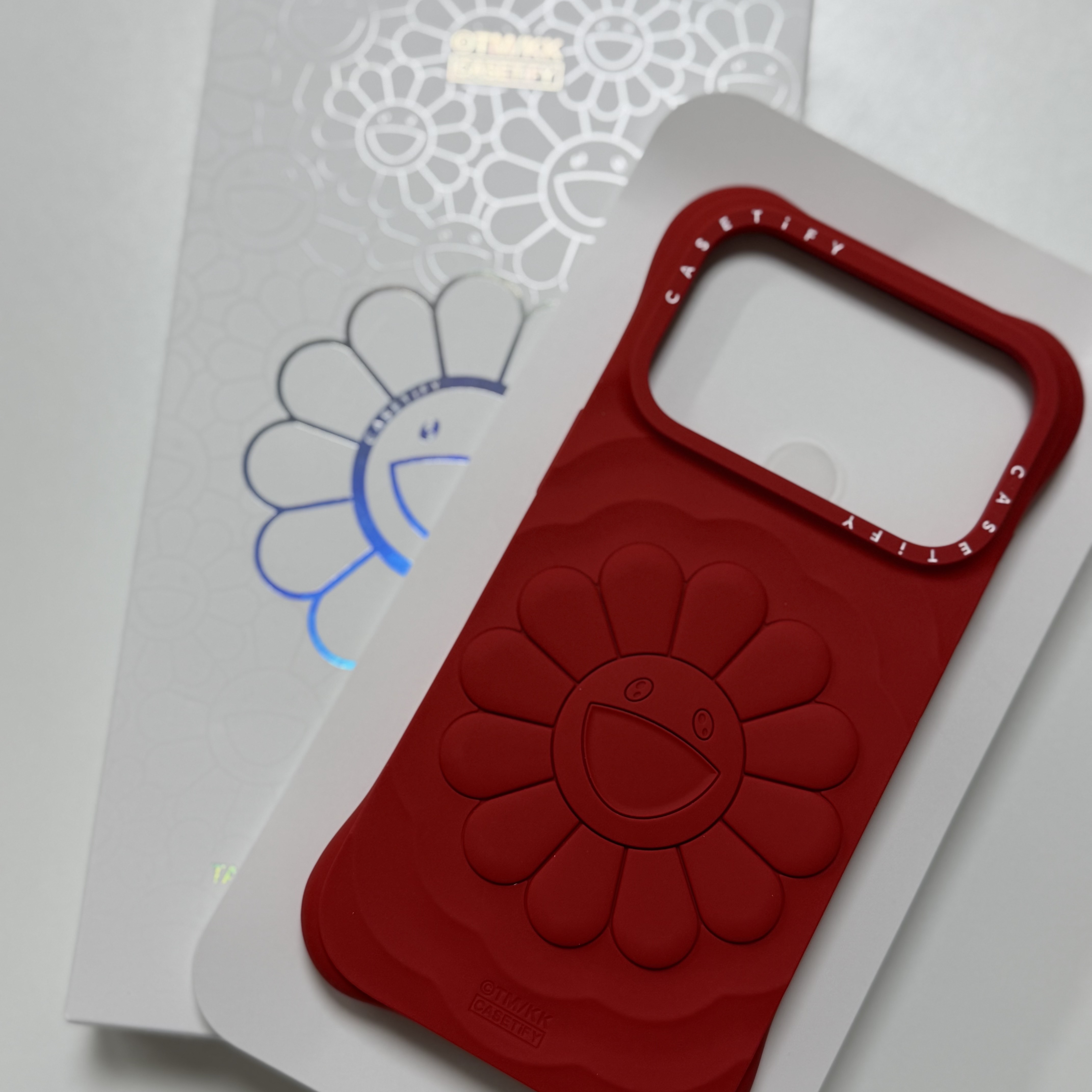 Casetify x Murakami Takashi iPhone Special Edition Flowers Phone Case Sealed Case (1 Blind Box) 착용 스타일