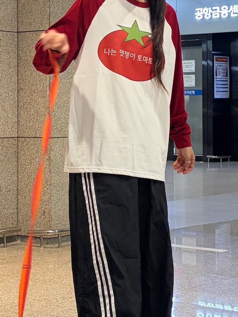 Alex Zono I Dig Running Red Mesh Trucker Hat Red, (W) Adidas Adilenium Oversized Track Pants Black - KR Sizing 착용 스타일 - 2