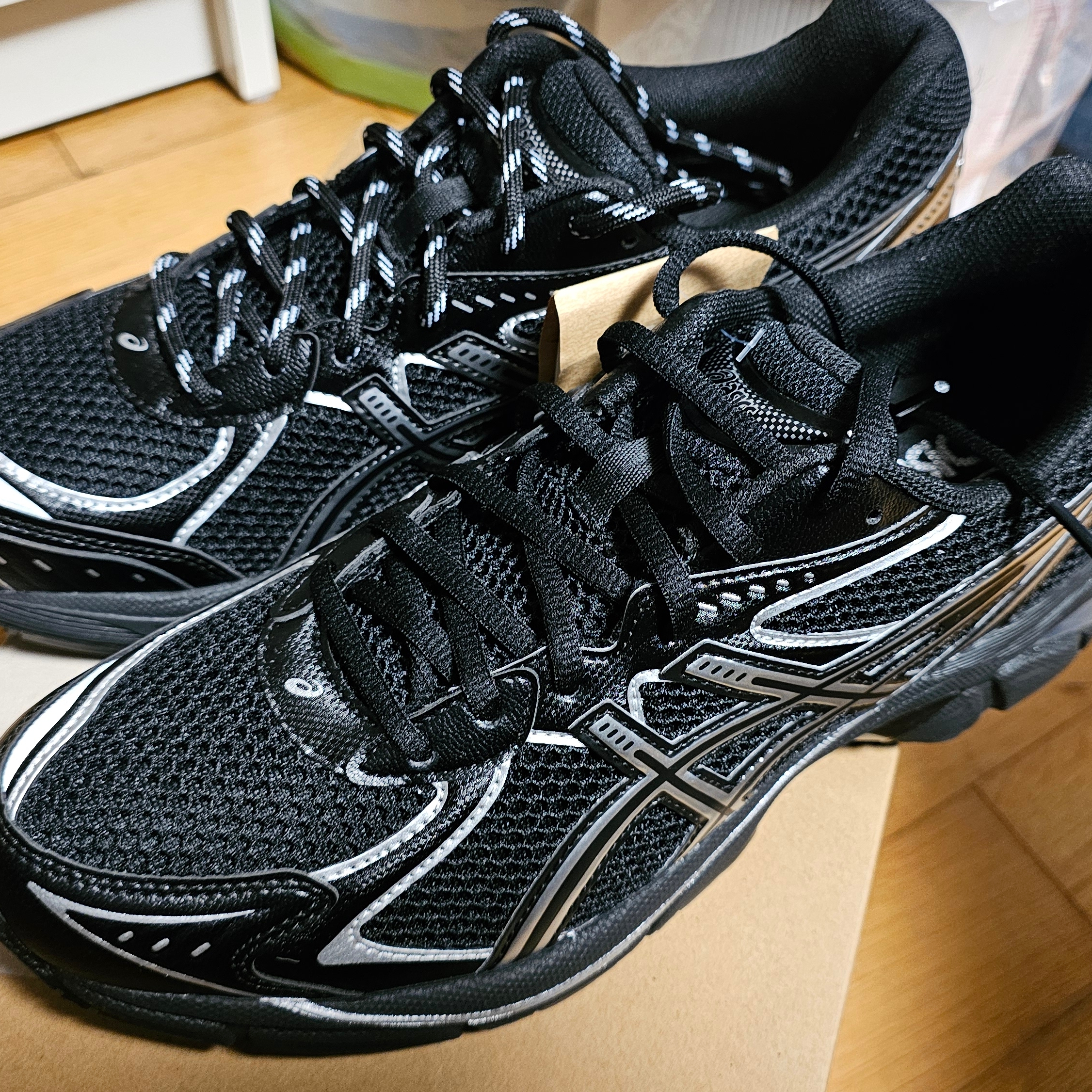 Asics GT-2160 Black Pure Silver 착용 스타일