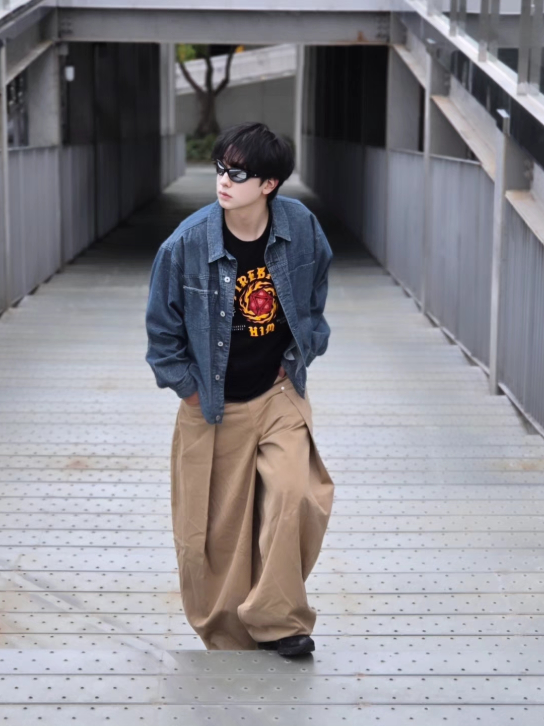 IAB Studio x Stranger Things HFC T-shirt Dice, Mizuno Wave Rider Black Pink - Folder Exclusive 착용 스타일 - 3