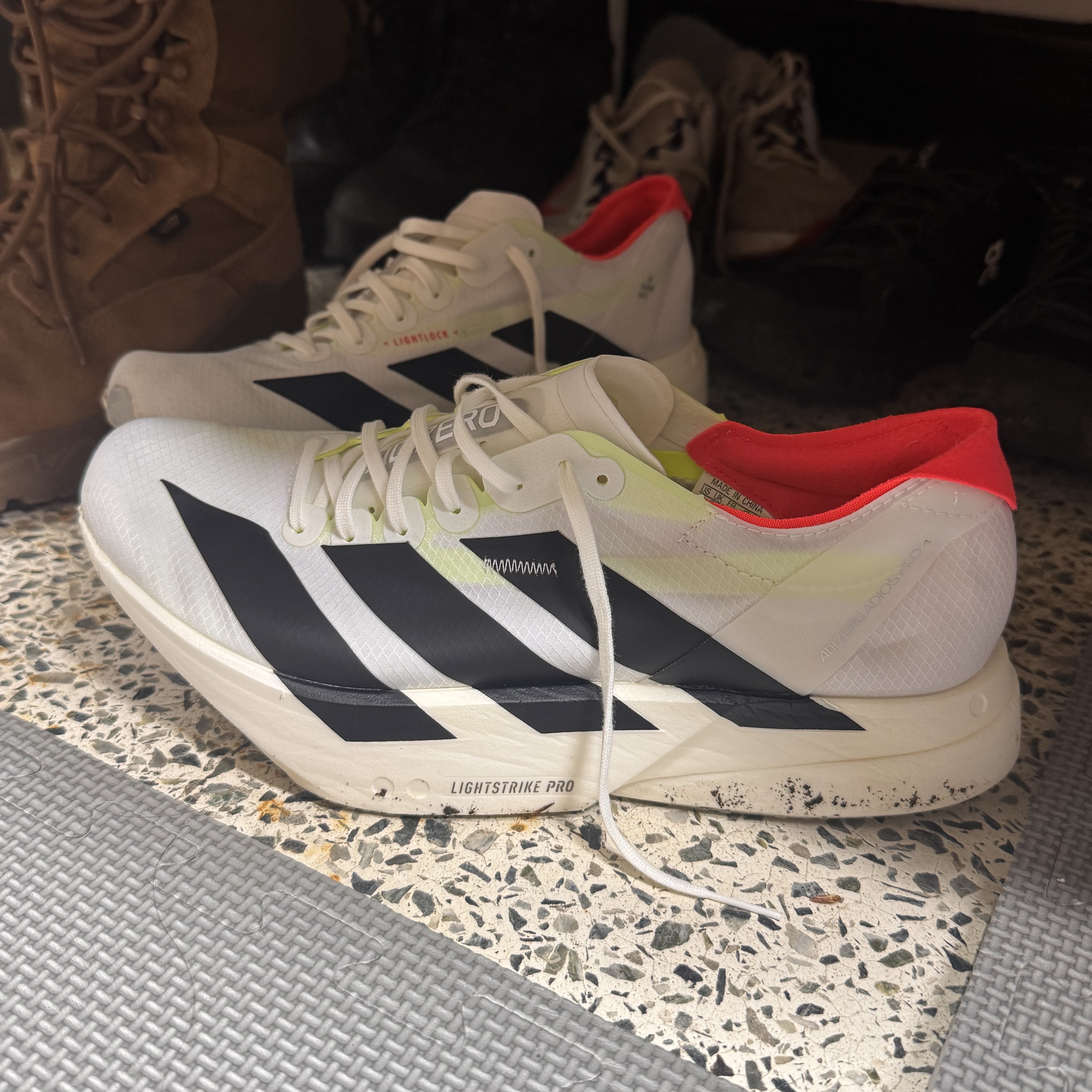 Adidas Adizero Adios Pro 4 Cloud White Core Black 착용 스타일 - 4