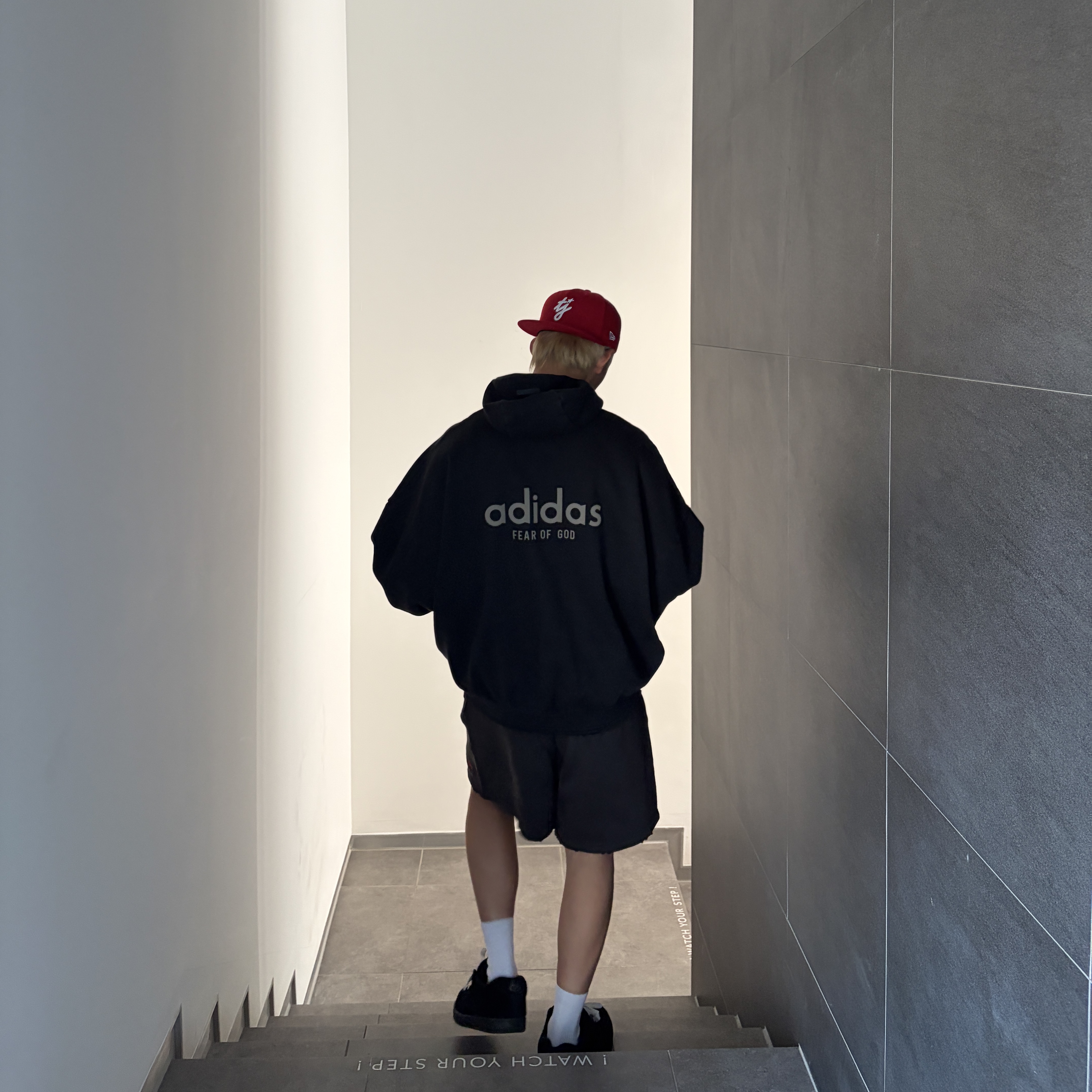 Adidas x Fear of God Athletics Heavy Fleece Hoodie Black - KR Sizing, Zara x Willy Chavarria Embroidered Jogger Bermuda Shorts Black 착용 스타일 - 3