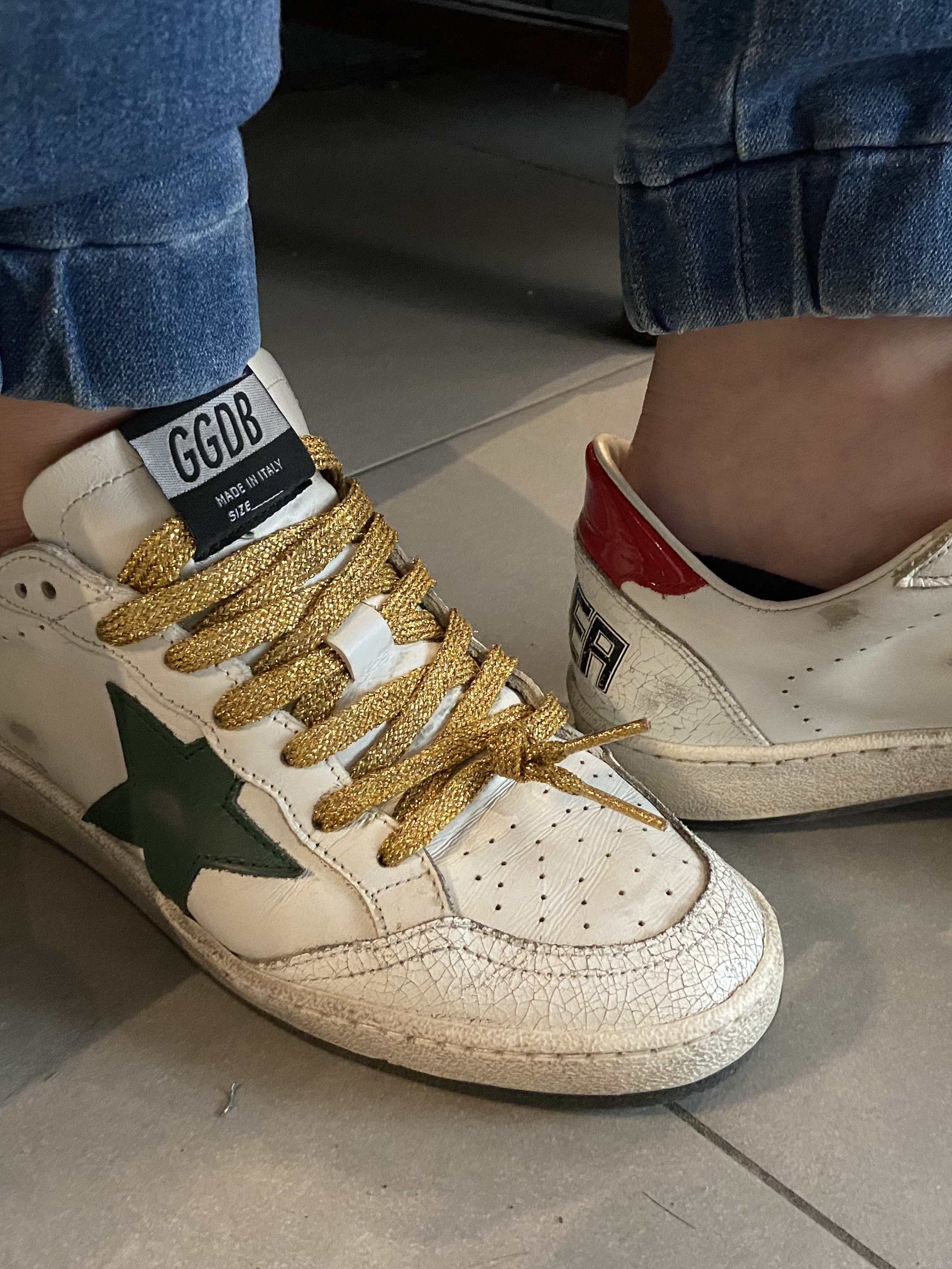Golden Goose Ball Star Metallic Leather Star Grey Leather Heel Tab Sneakers White 착용 스타일 - 1