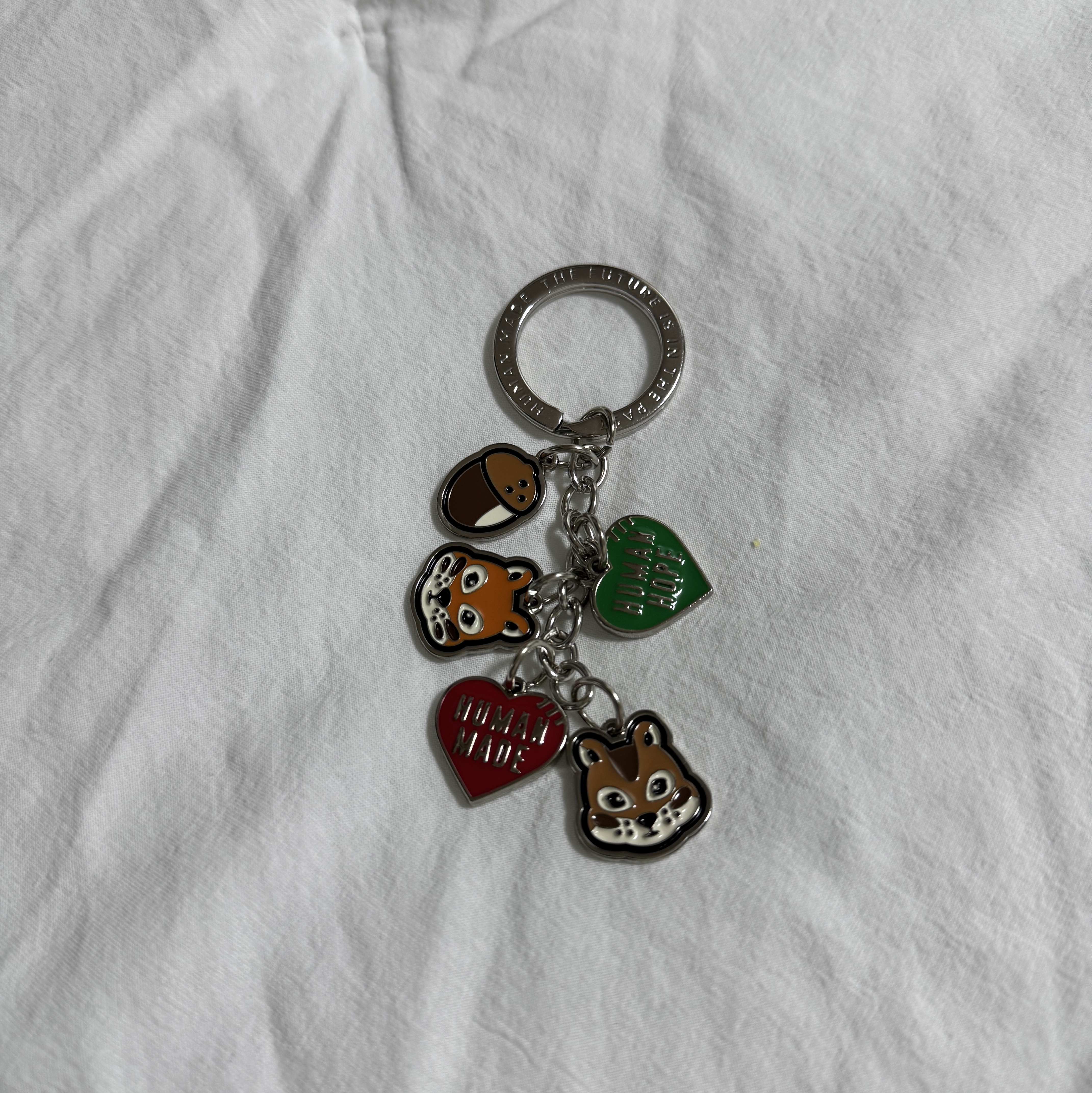 Human Made Human Hope Key Charm Silver, Human Made Human Hope Graphic T-Shirt White 착용 스타일 - 1