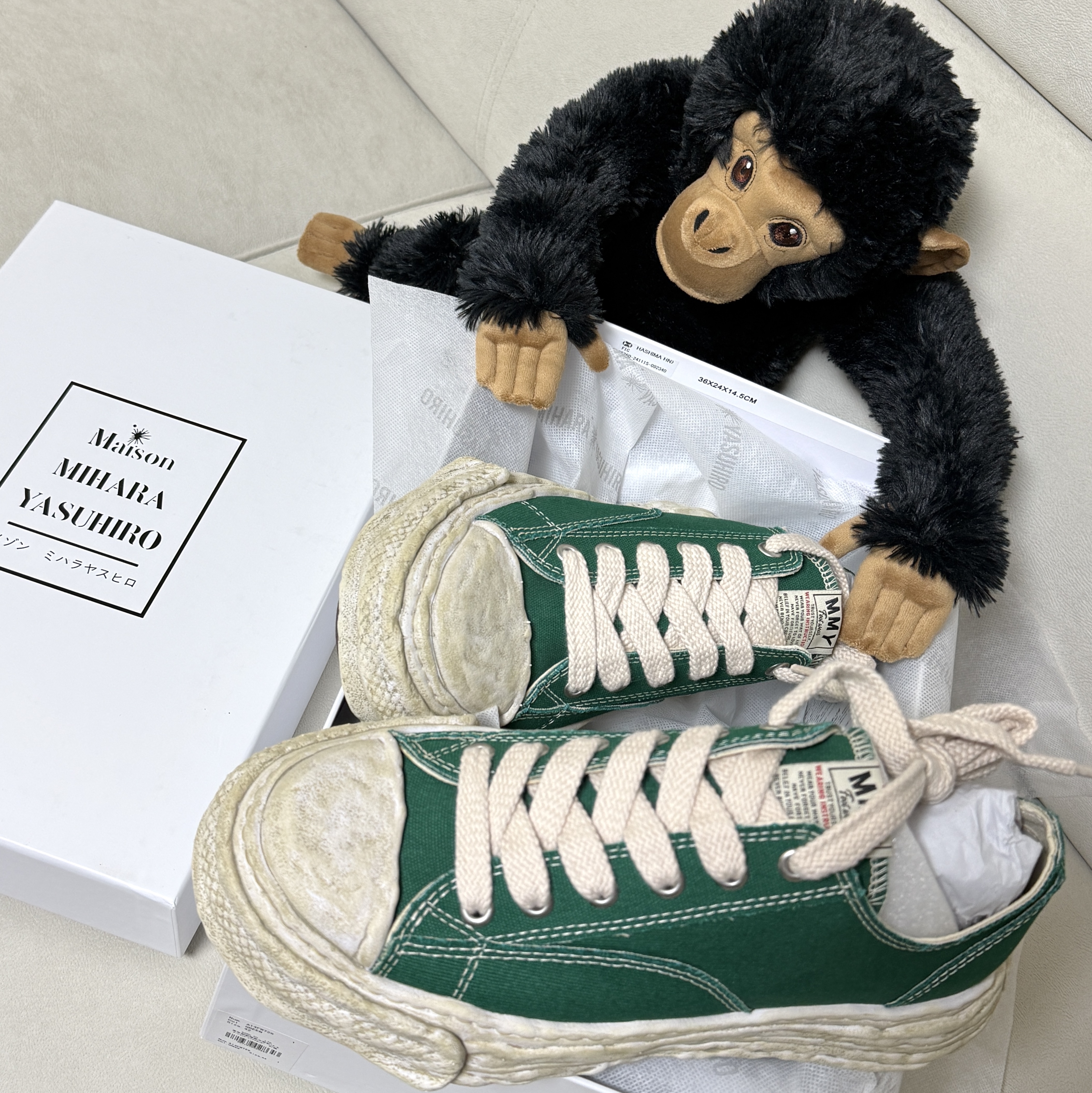 Maison Mihara Yasuhiro Peterson23 OG Sole Garment Dyed Canvas Low-top Sneakers Green 착용 스타일