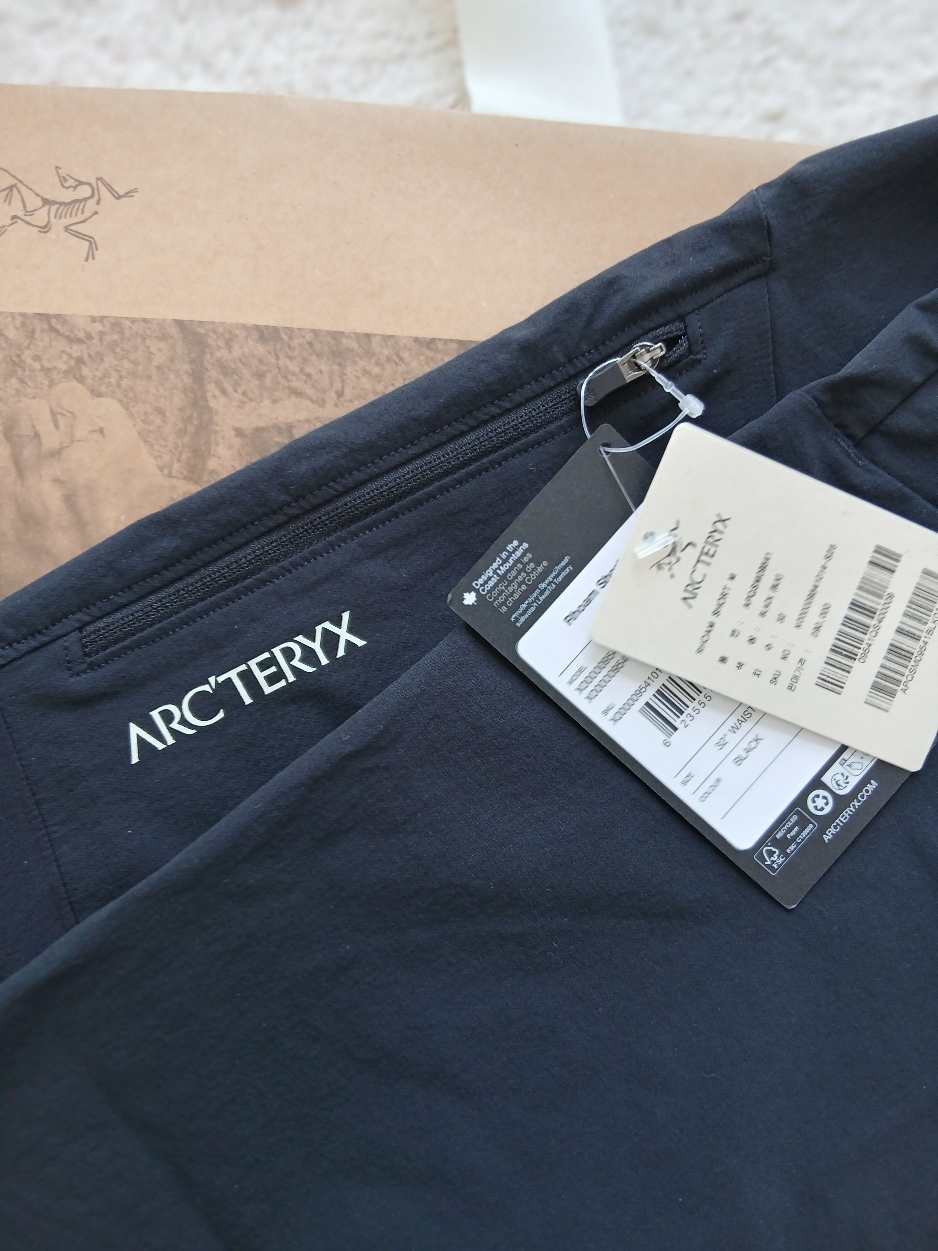 Arc'teryx Rhoam Shorts Black, (W) Arc'teryx Rhoam Shorts Black 착용 스타일 - 3