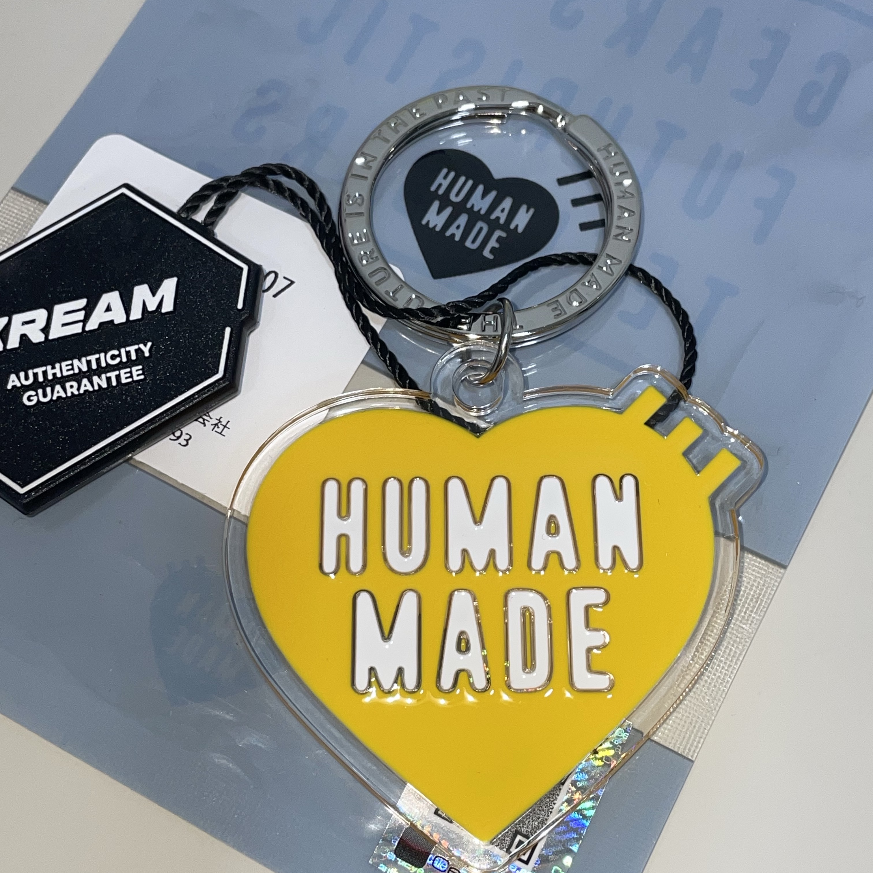 Human Made Acrylic Heart Keyring Yellow 착용 스타일