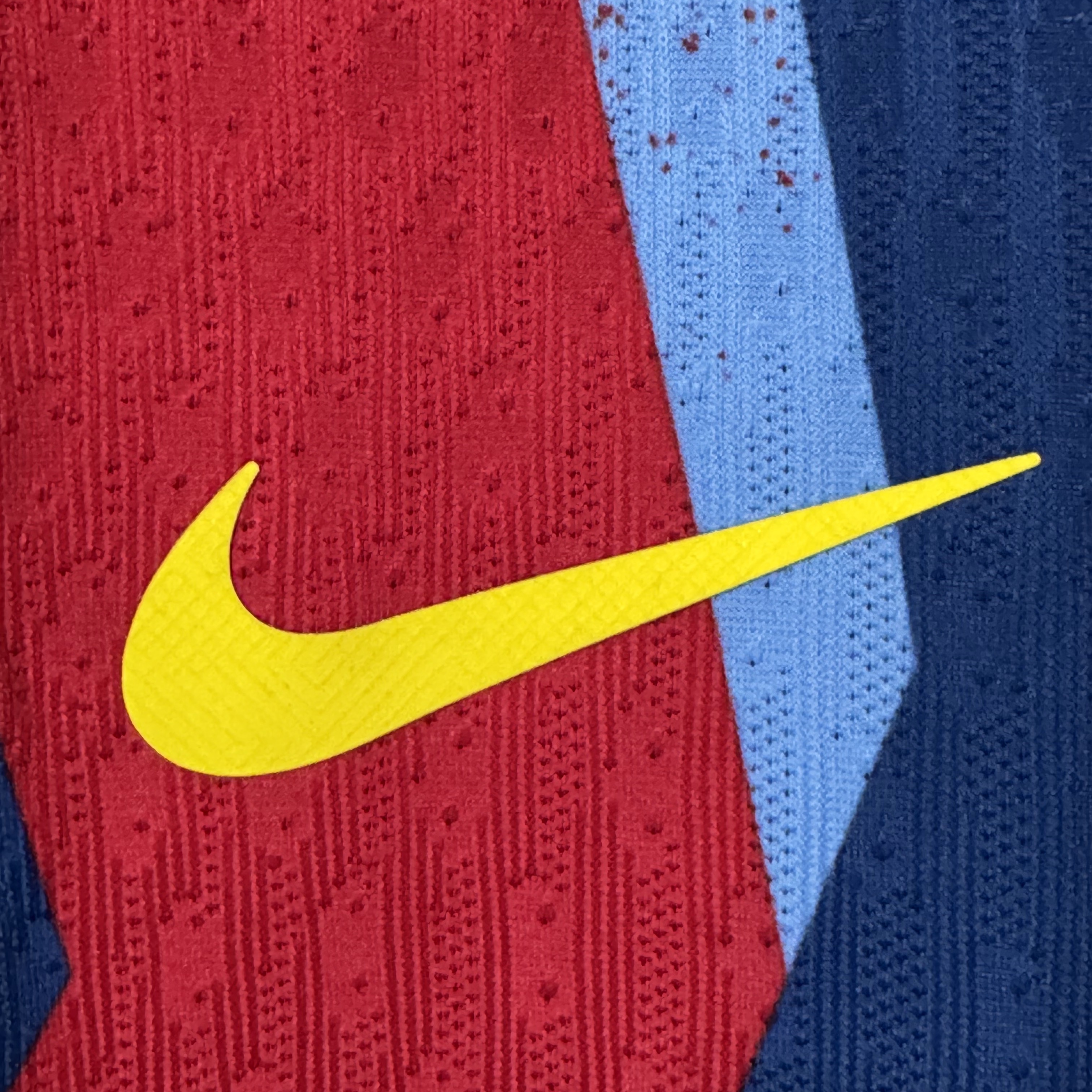 Nike FC Barcelona 2025/26 Stadium Fourth Dri-Fit Soccer Replica Jersey Gym Blue Salsa Red (Non Marking Ver.) 착용 스타일 - 6