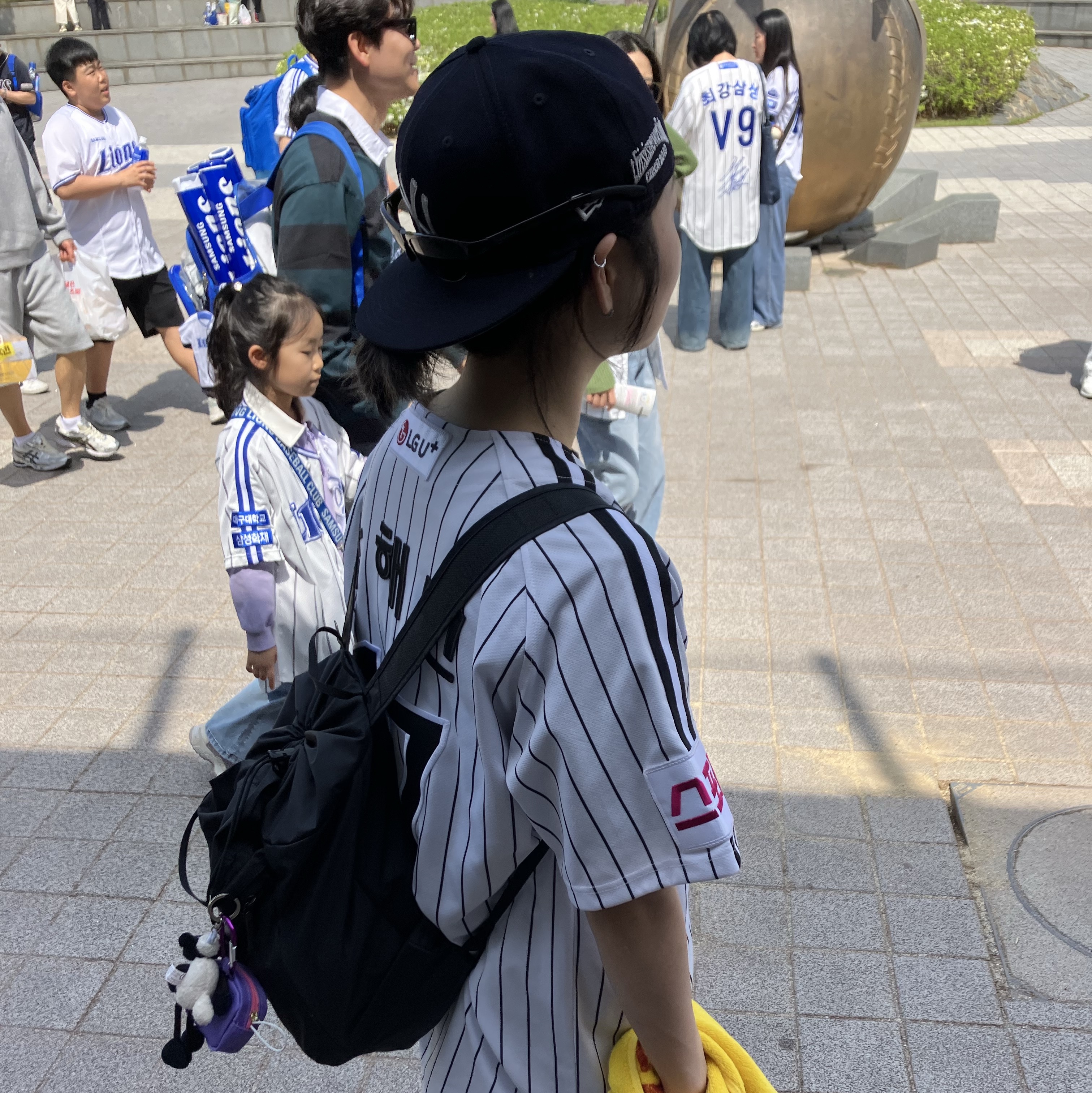 Arc'teryx Heliad 10 Backpack Black, Thisisneverthat x New Era x MLB New York Yankees 59Fifty Classic Navy 착용 스타일 - 4