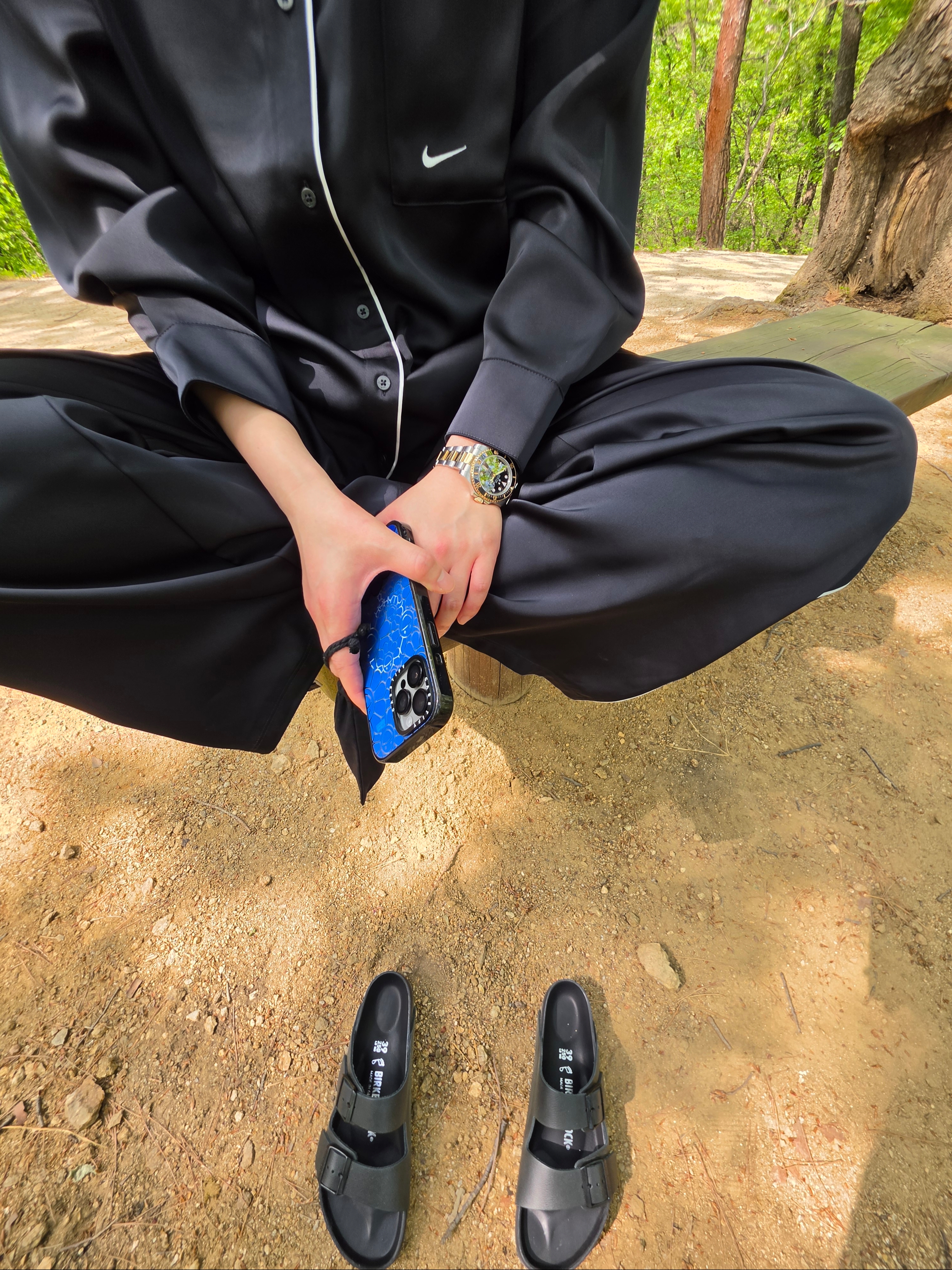Birkenstock Arizona Leather Black - Narrow, Casetify x Murakami Takashi iPhone Smile Blue Phone Magsafe Impact Case 착용 스타일