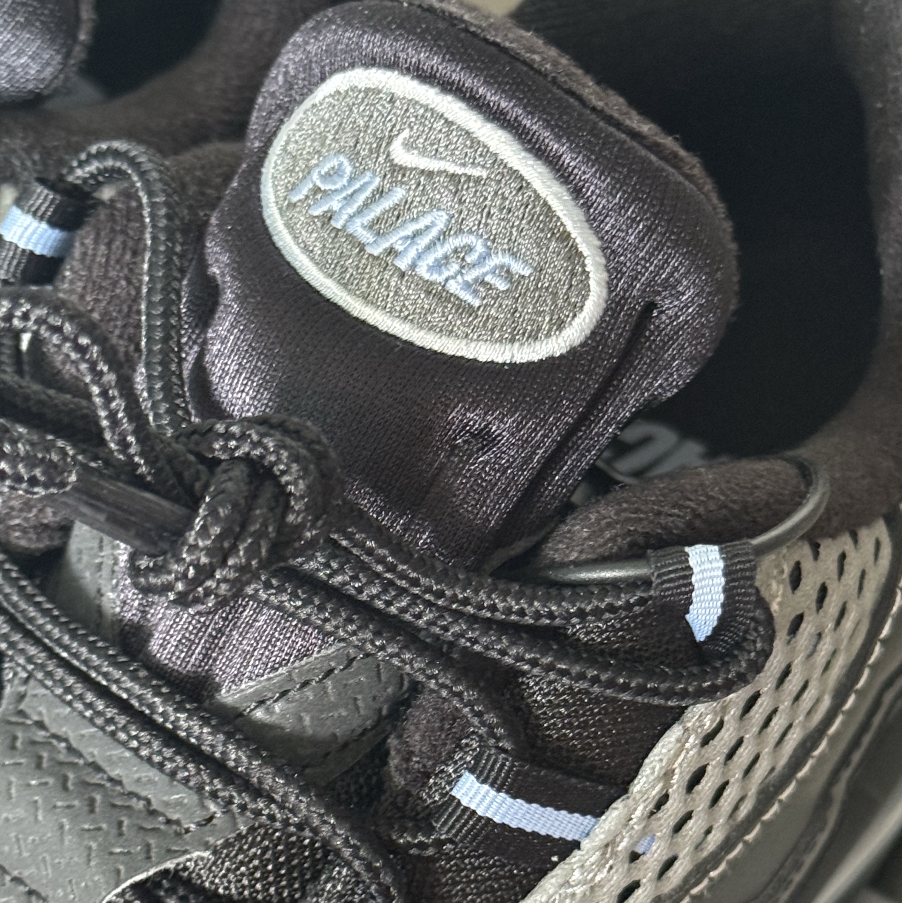 Nike x Palace Air Max 95 Metallic Silver Aluminum 착용 스타일 - 3