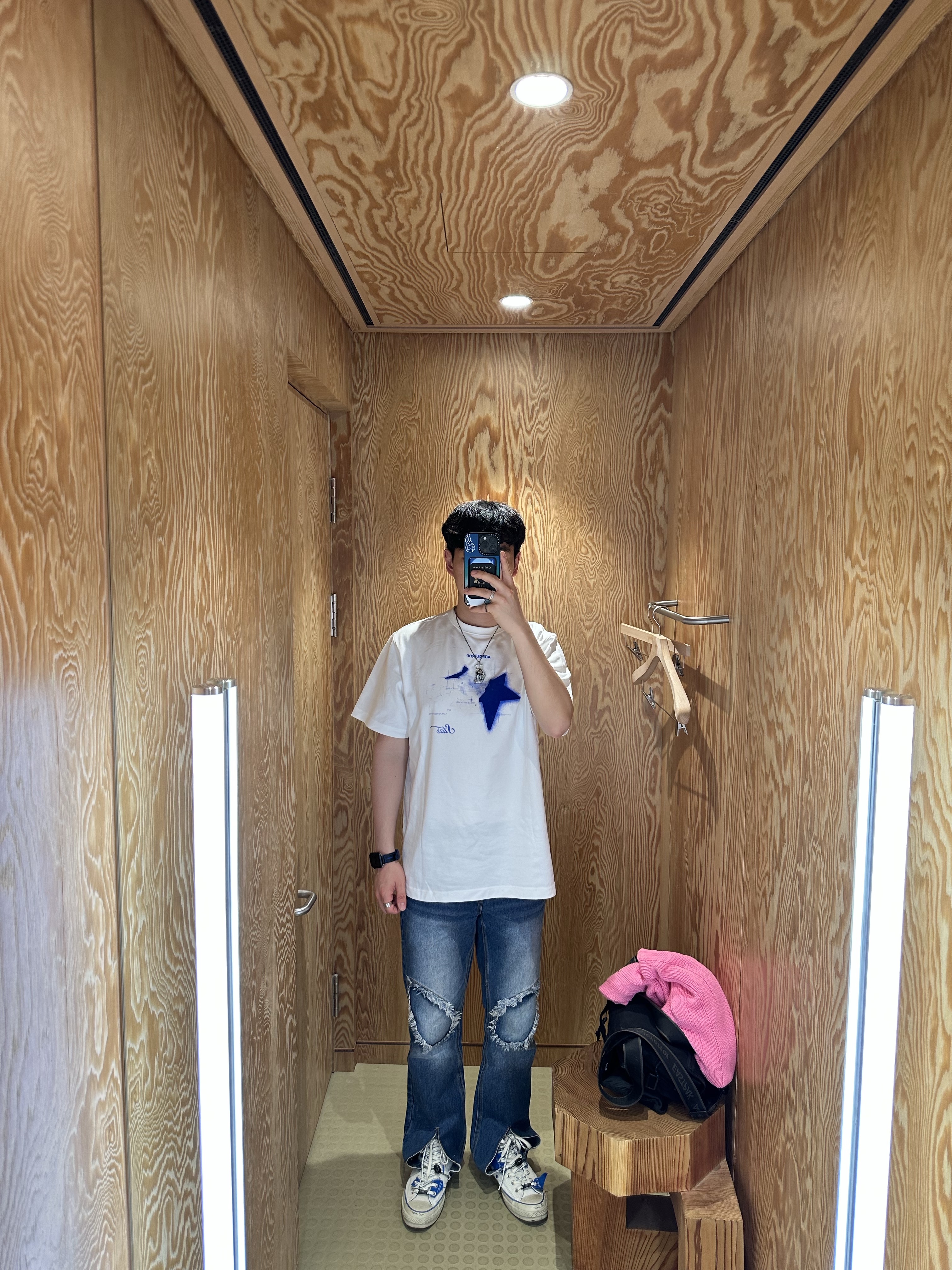 Converse x Ader Error Chuck 70 High White, Ader Error Product. 48 T-Shirt Off White 착용 스타일