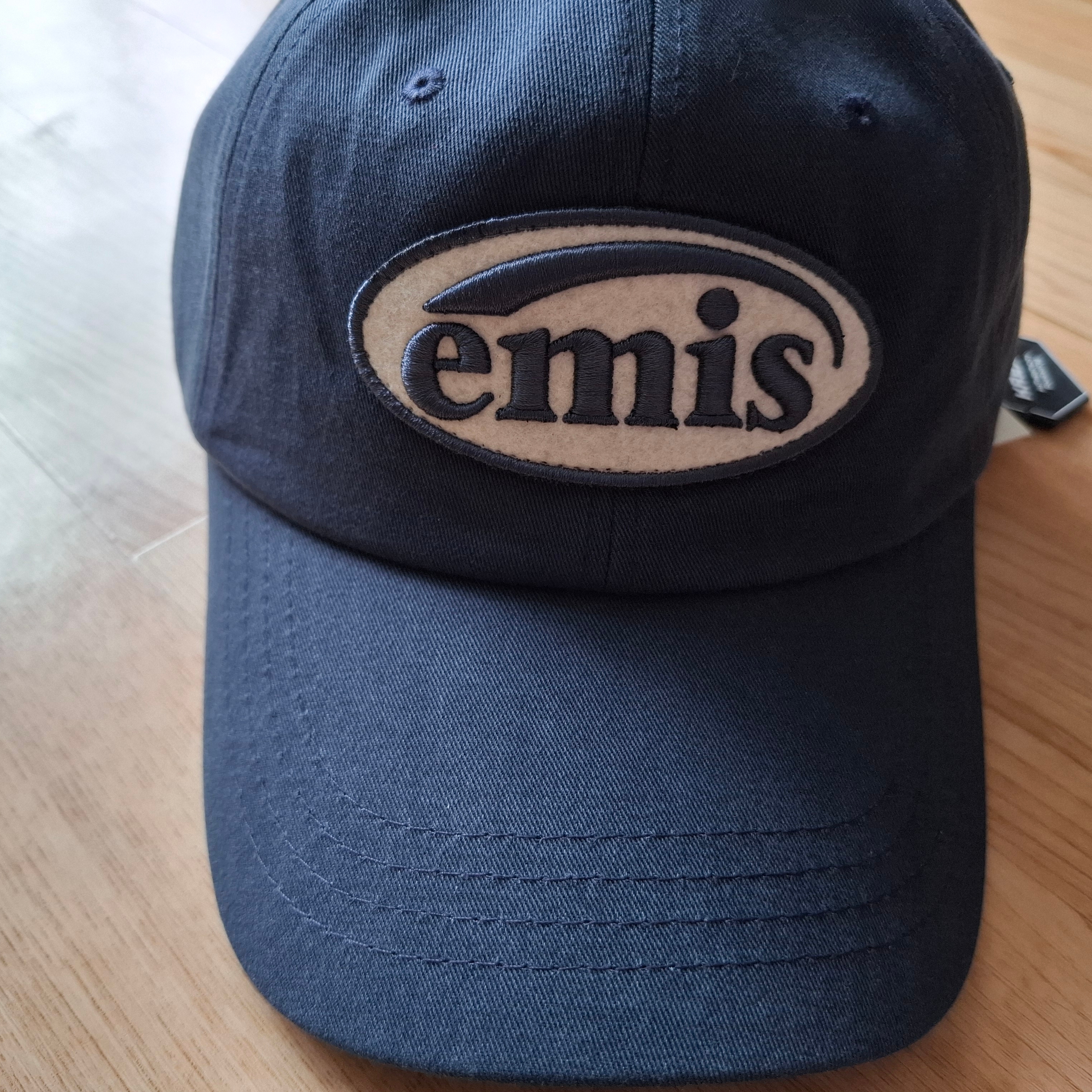 Emis Tone On Tone Wappen Ball Cap Navy 착용 스타일 - 2