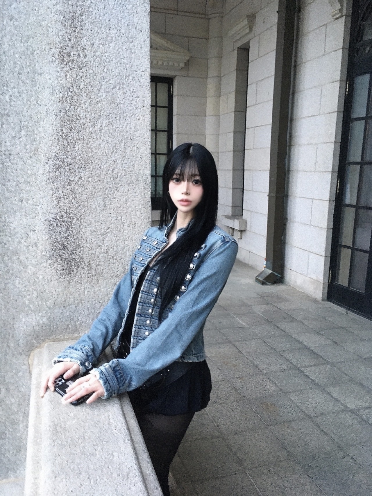 (W) Zara TRF Button Detail Denim Jacket Blue 착용 스타일