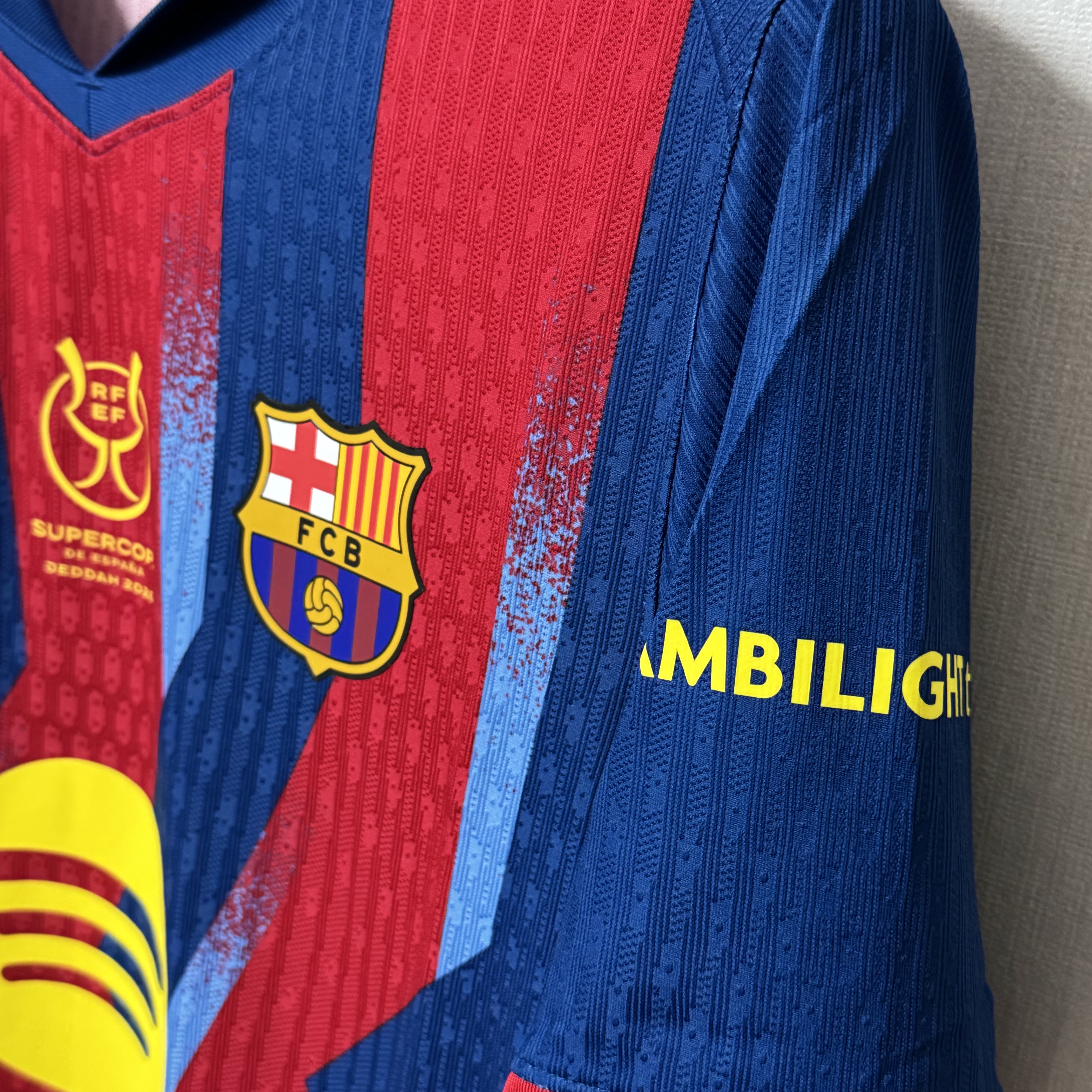 Nike FC Barcelona 2025/26 Stadium Fourth Dri-Fit Soccer Replica Jersey Gym Blue Salsa Red (Non Marking Ver.) 착용 스타일 - 4