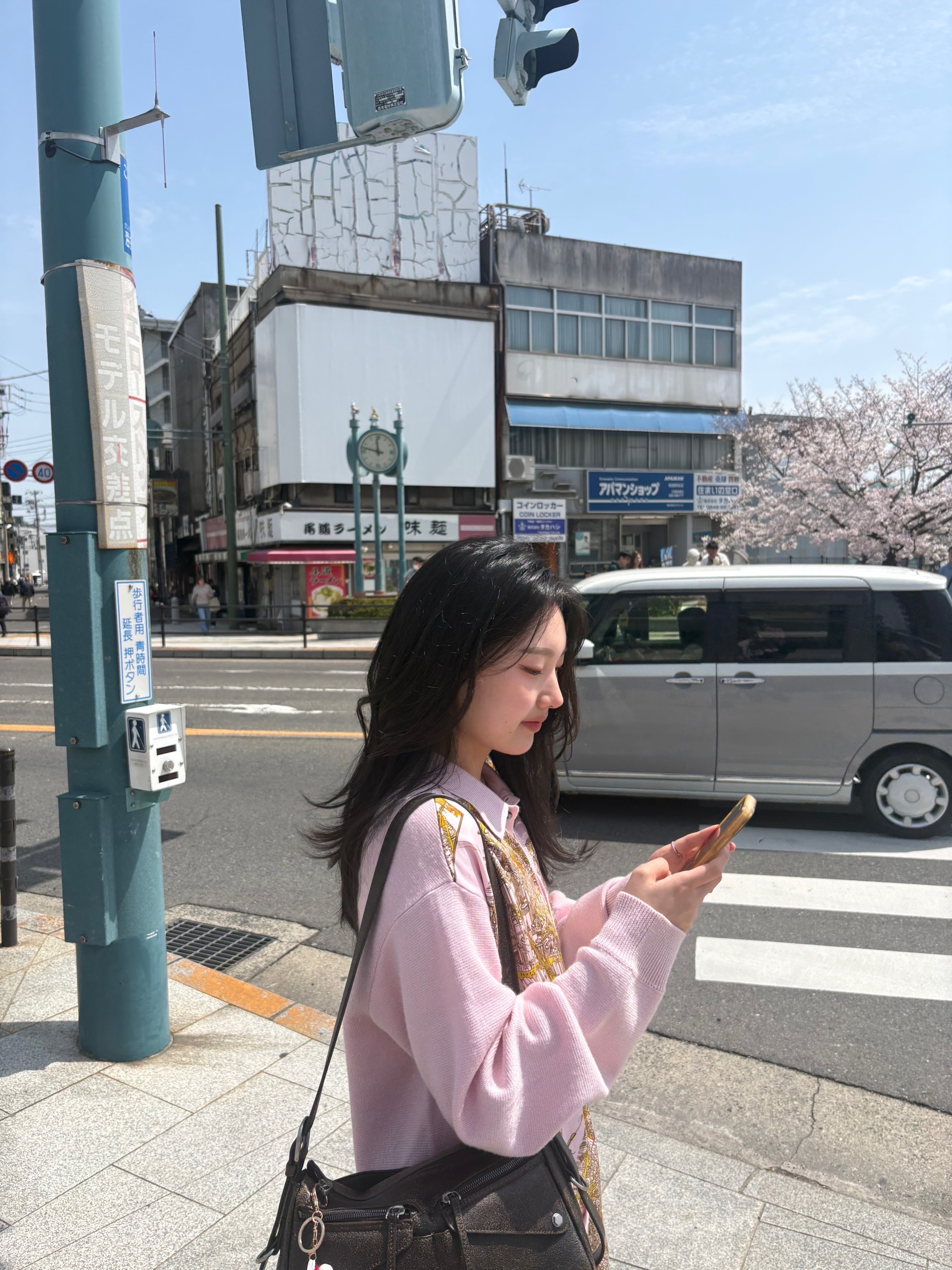 Supreme Silk Map Cardigan Pink - 23FW, Adidas x Song for the Mute Shadowturf Dark Brown 착용 스타일 - 2