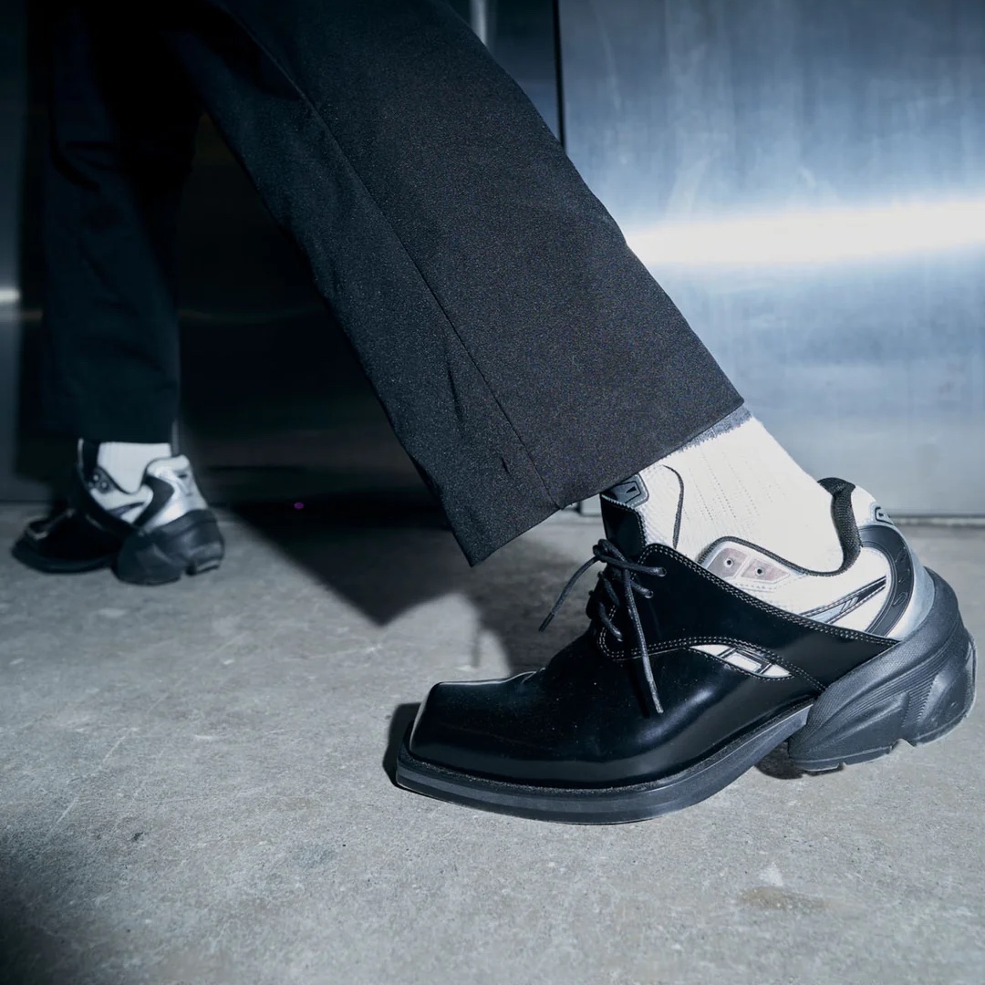 Remagine Hybrid Derby Shoes Starting Blocks Black White Silver 착용 스타일