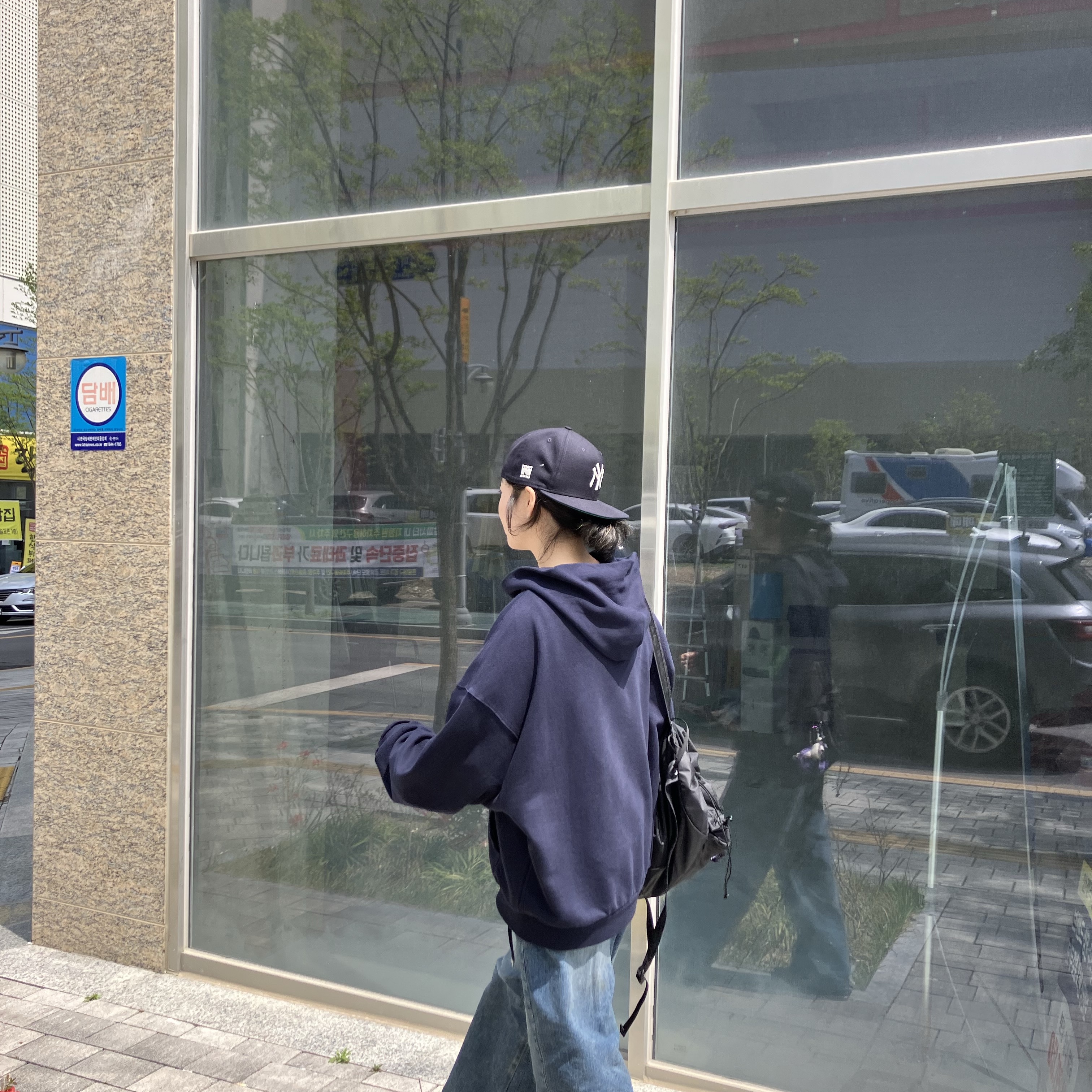 Arc'teryx Heliad 10 Backpack Black, Thisisneverthat x New Era x MLB New York Yankees 59Fifty Classic Navy 착용 스타일 - 2