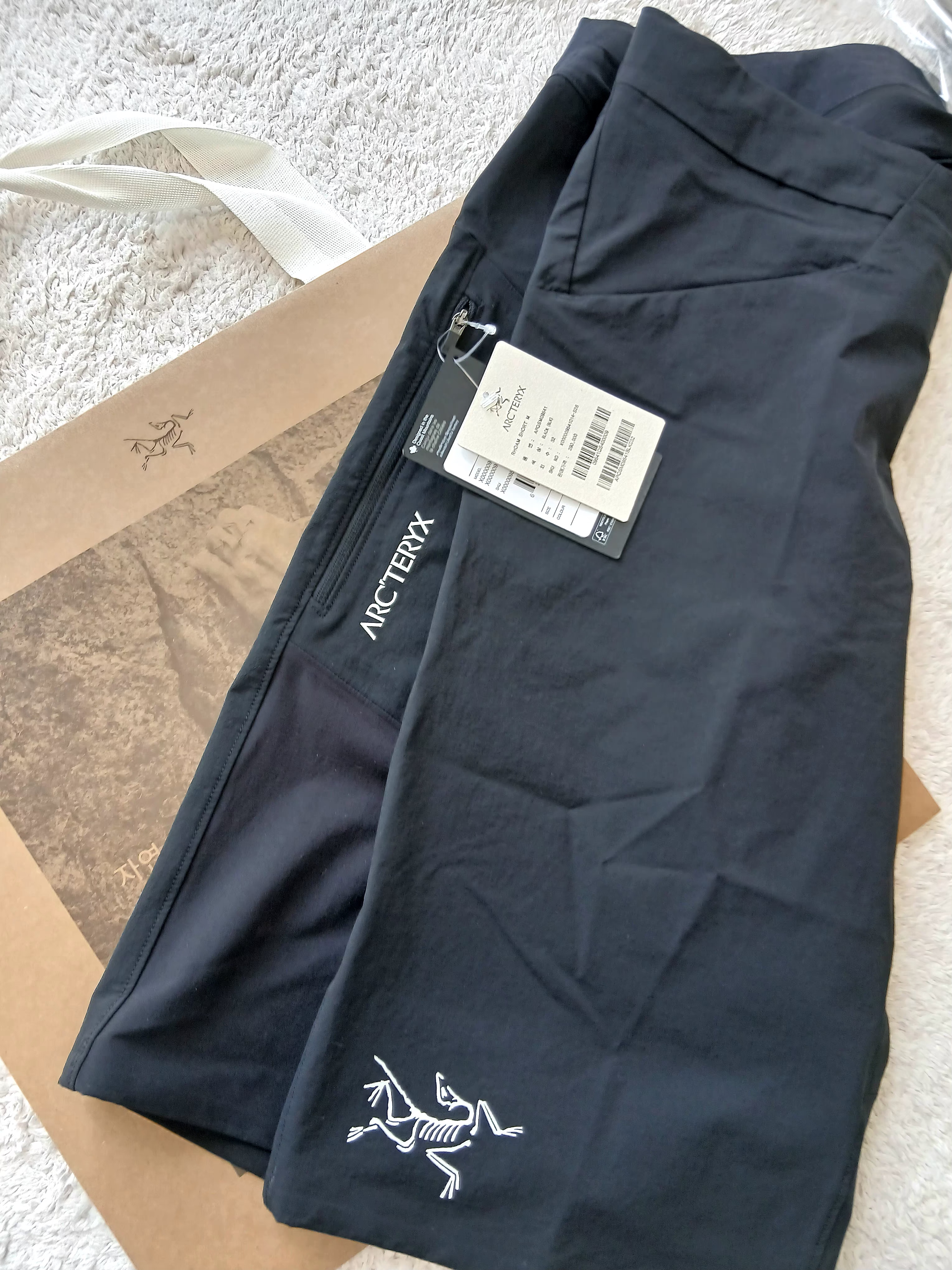 Arc'teryx Rhoam Shorts Black, (W) Arc'teryx Rhoam Shorts Black 착용 스타일 - 1