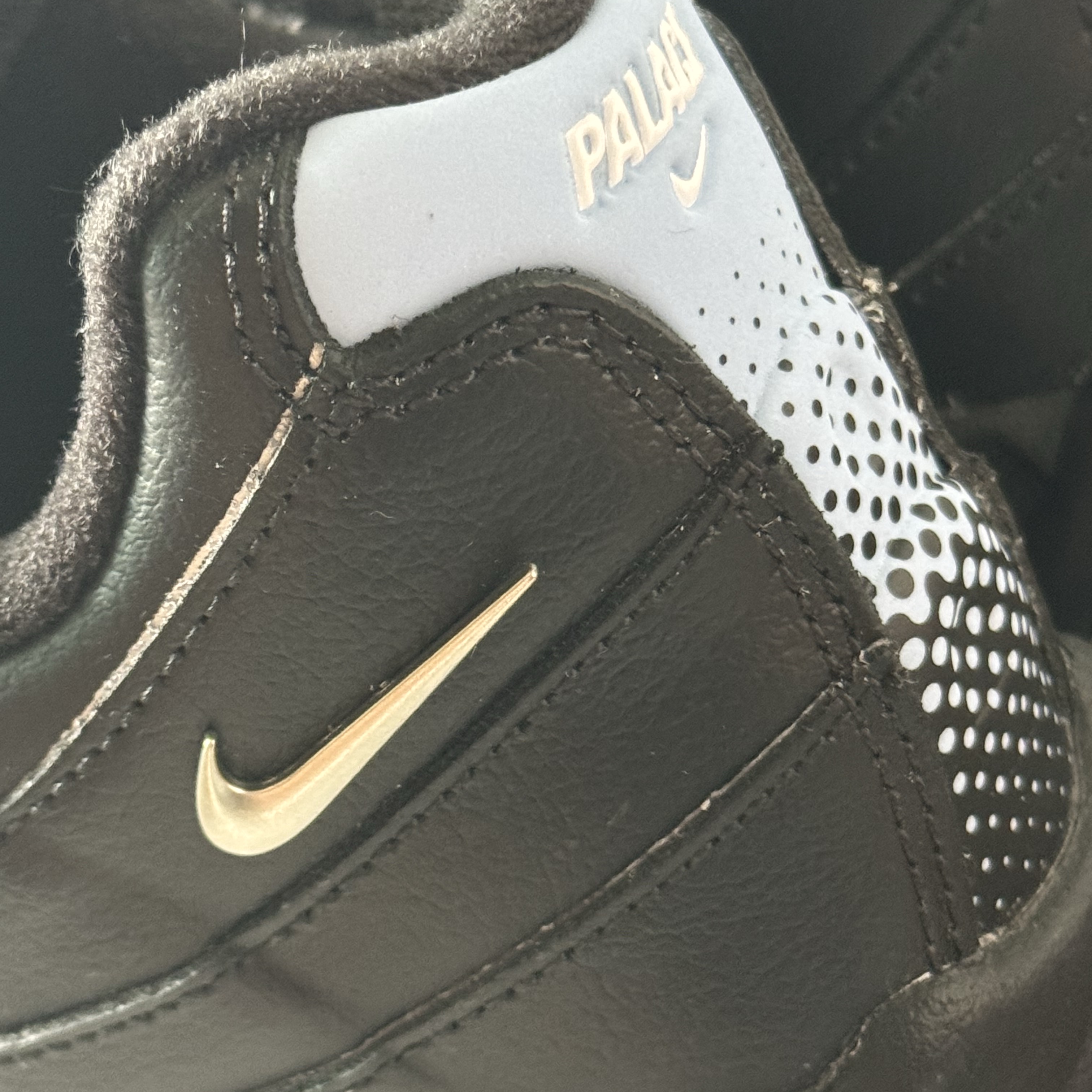 Nike x Palace Air Max 95 Metallic Silver Aluminum 착용 스타일 - 4