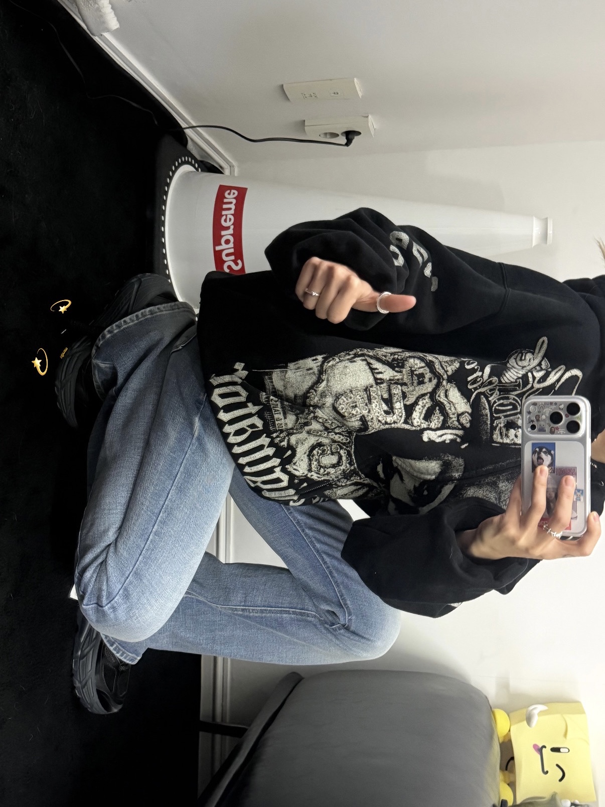 Supreme x DJ Screw Zip Up Hooded Sweatshirt Black - 26SS, Hoka x Xlim Mafate Speed 2 TS Black Charcoal 착용 스타일 - 1