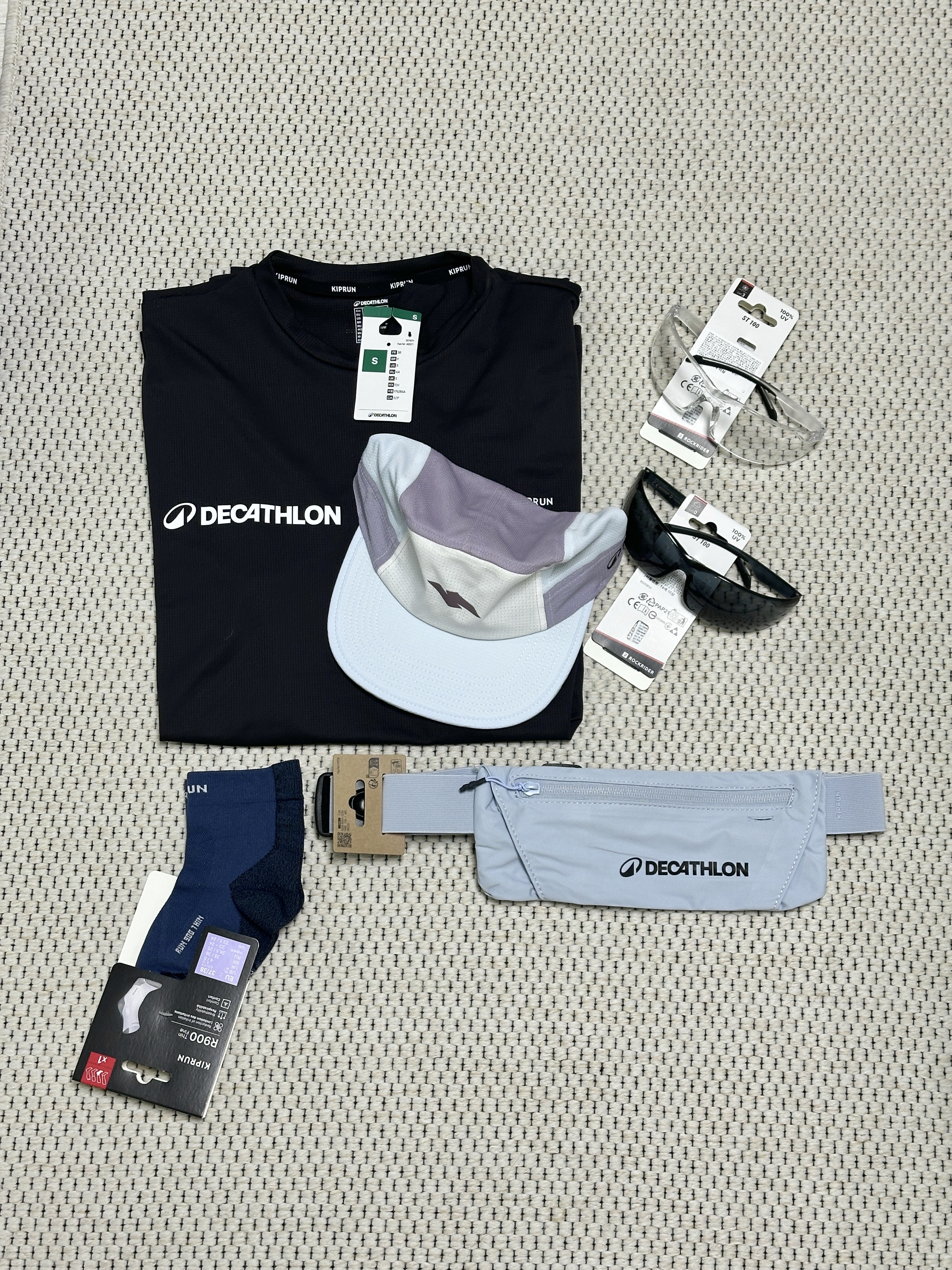 DECATHLON Men's Running Wind Jacket Run 100 Cotton White, DECATHLON Running Smartphone Belt Basic 2 Foggy Blue 착용 스타일 - 9