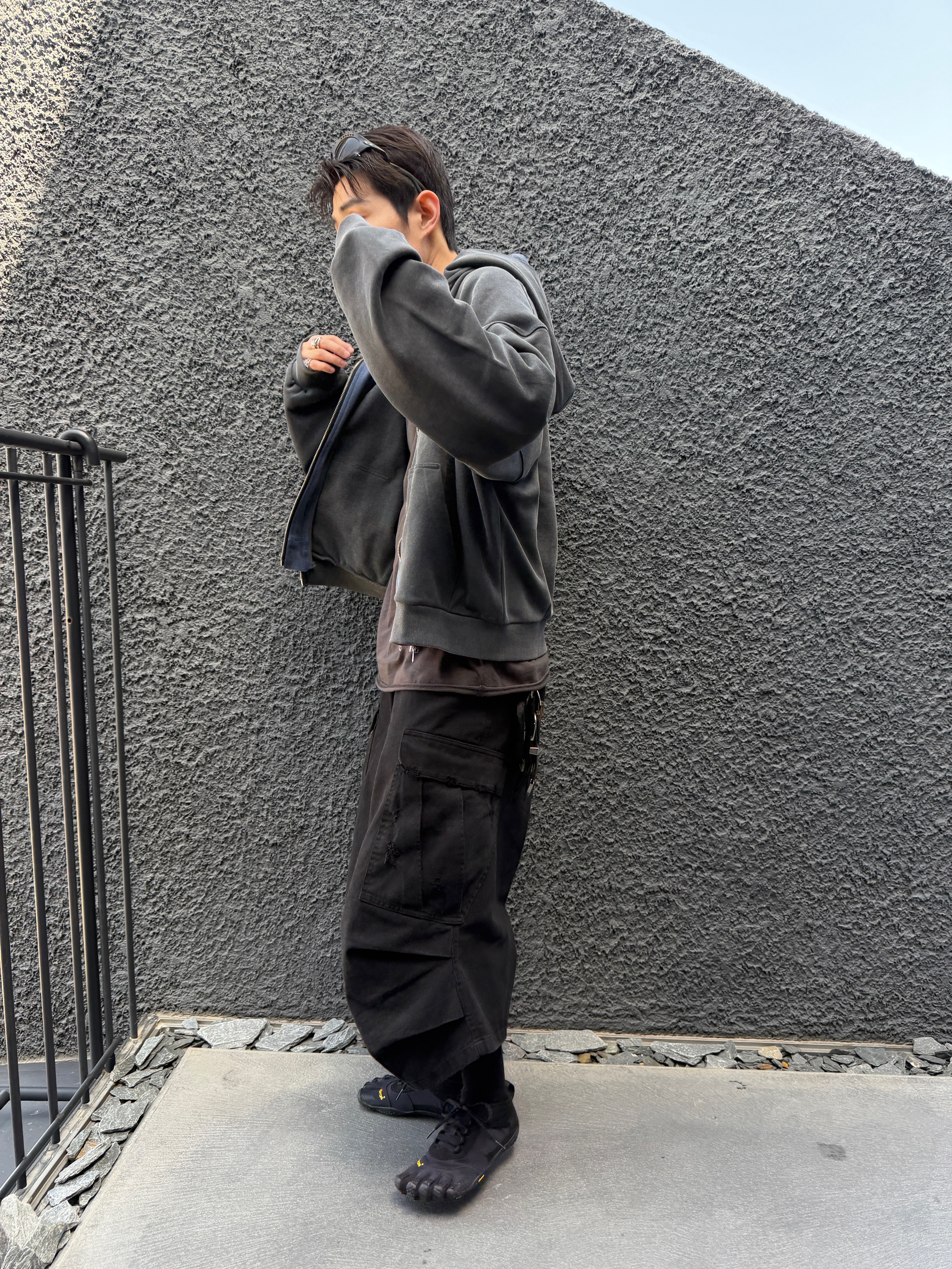 Nonnod Duplex Hooded Zip-Up Chacoal, Undermycar Faded Core Zip Long Sleeve Charcoal 착용 스타일 - 6