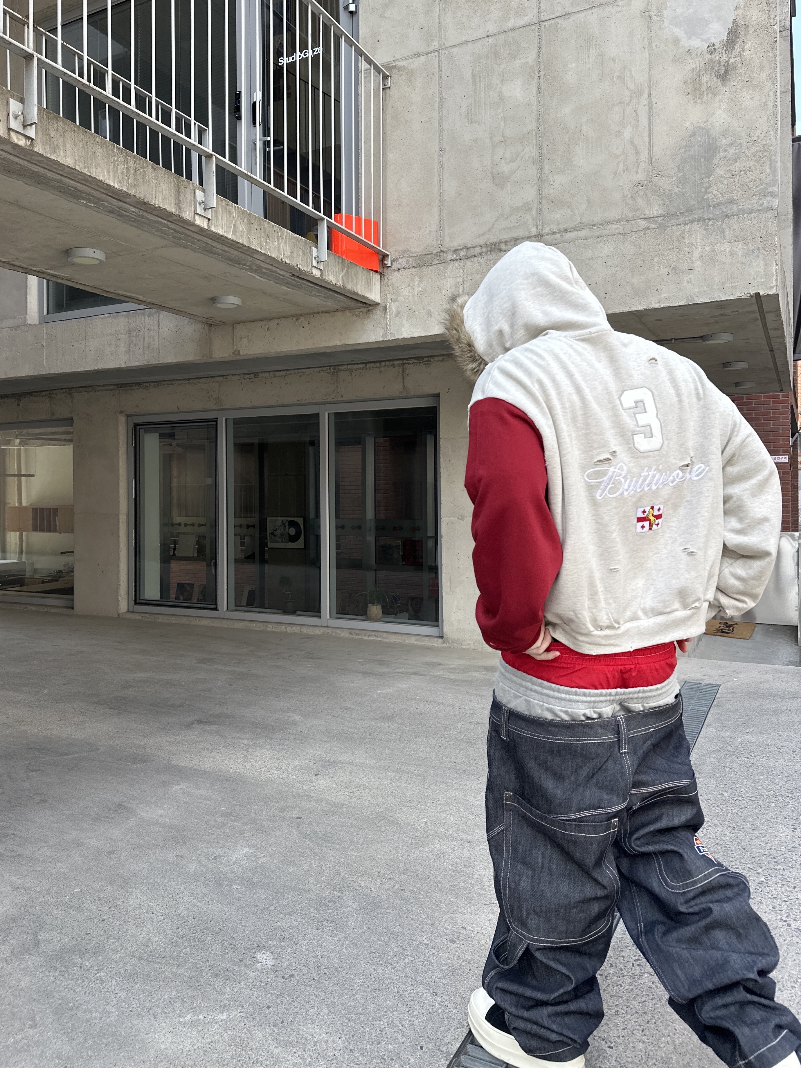 Protocol Index 3 Layered Denim Pants Indigo Blue, Protocol Index Buttivore Fur Lining Zip Hoodie Oatmeal Melange 착용 스타일 - 3