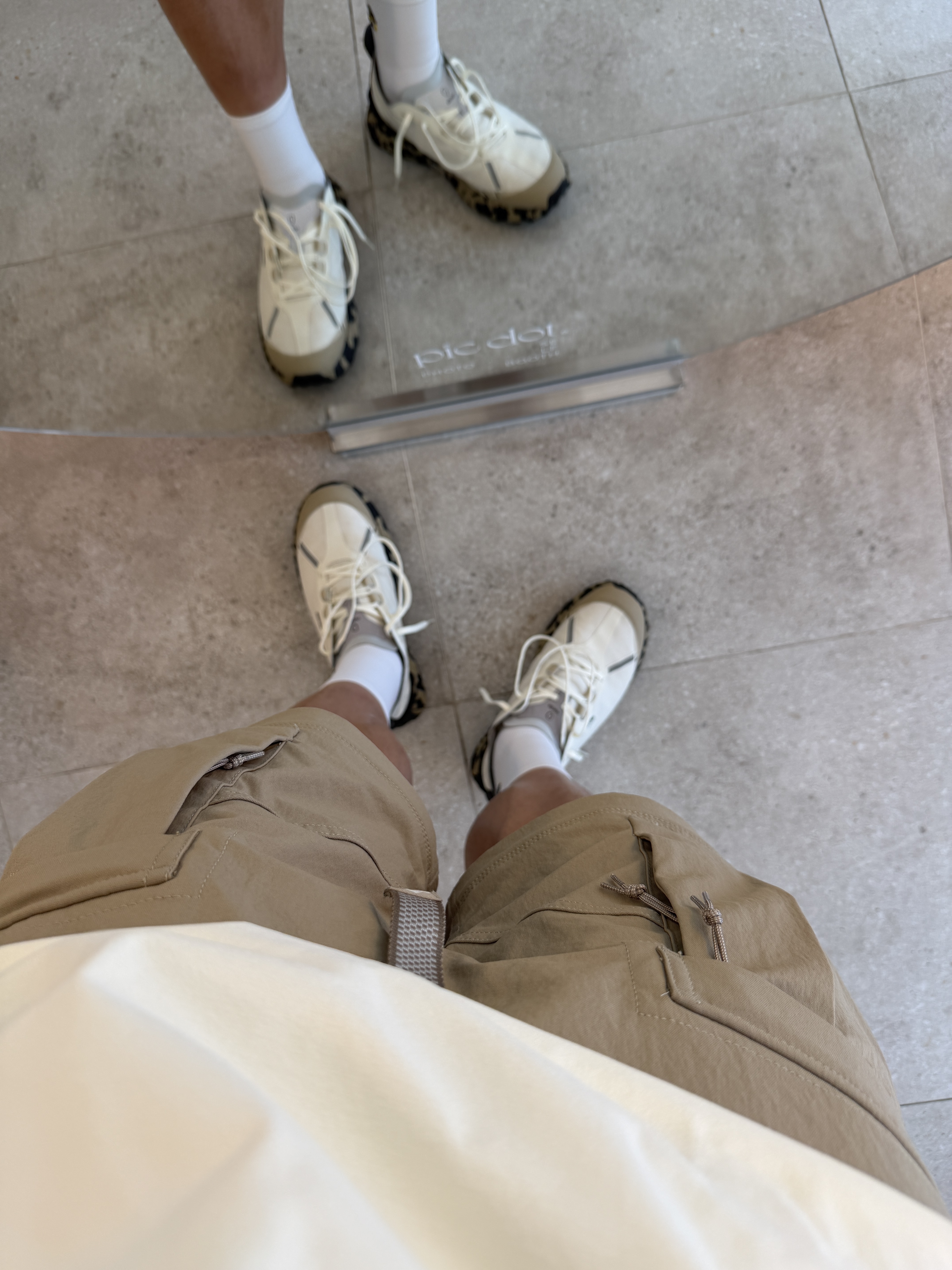 Norda 001A Abyss, Nike ACG Smith Summit Cargo Pants Khaki Iron Ore - Asia 착용 스타일 - 1