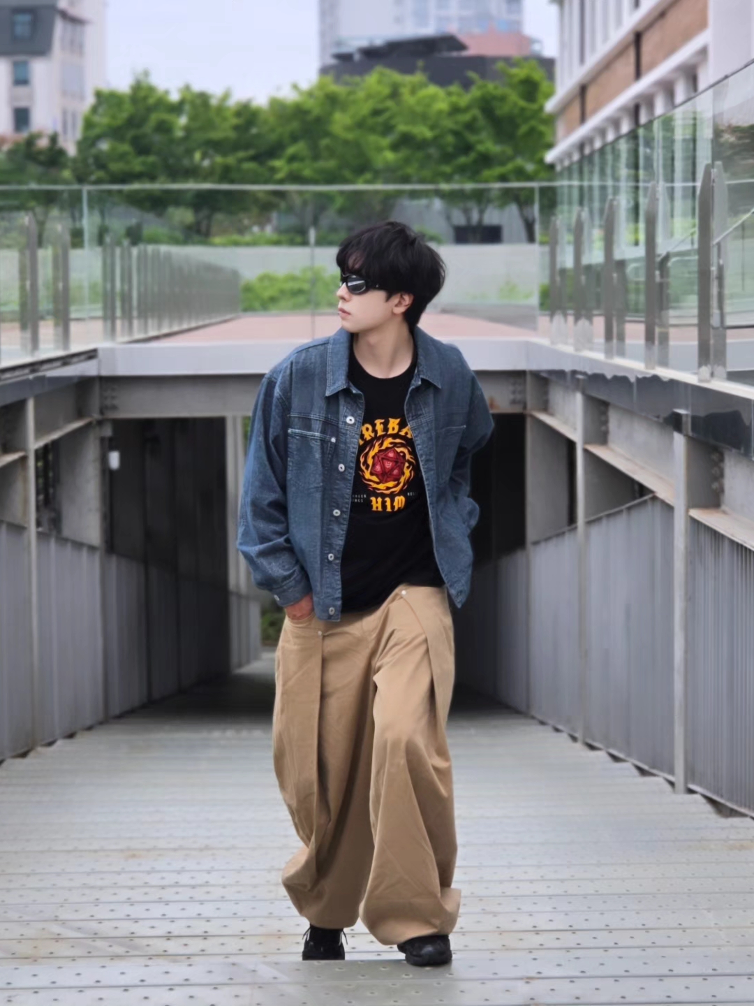 IAB Studio x Stranger Things HFC T-shirt Dice, Mizuno Wave Rider Black Pink - Folder Exclusive 착용 스타일 - 1